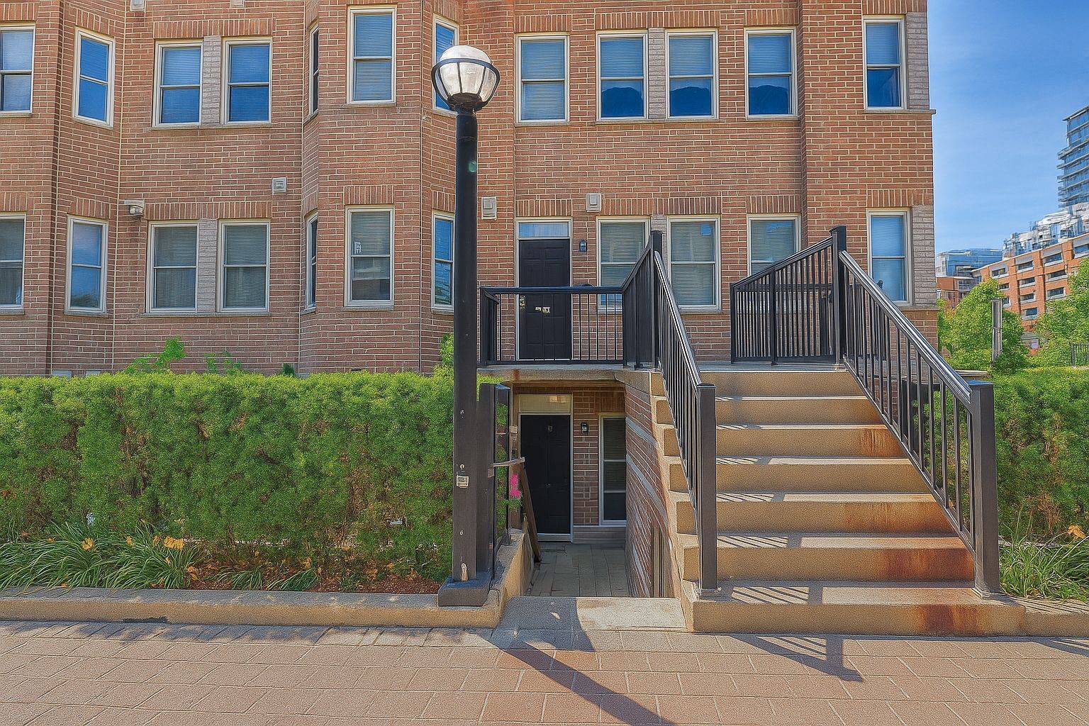 Toronto W04, ON M6A 3E7,760 Lawrence AVE W #132