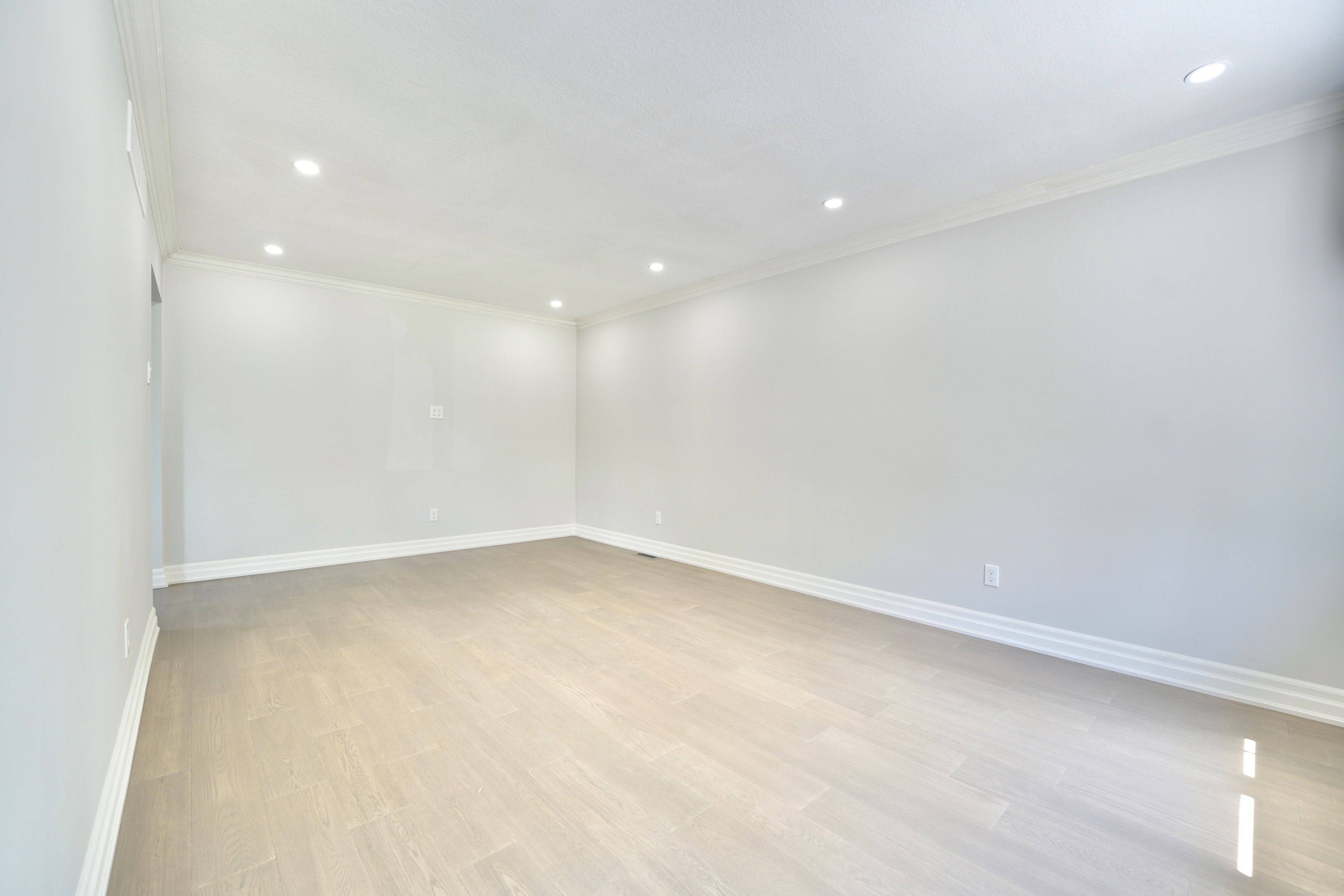 London East, ON N5V 1L3,9 Jena CRES