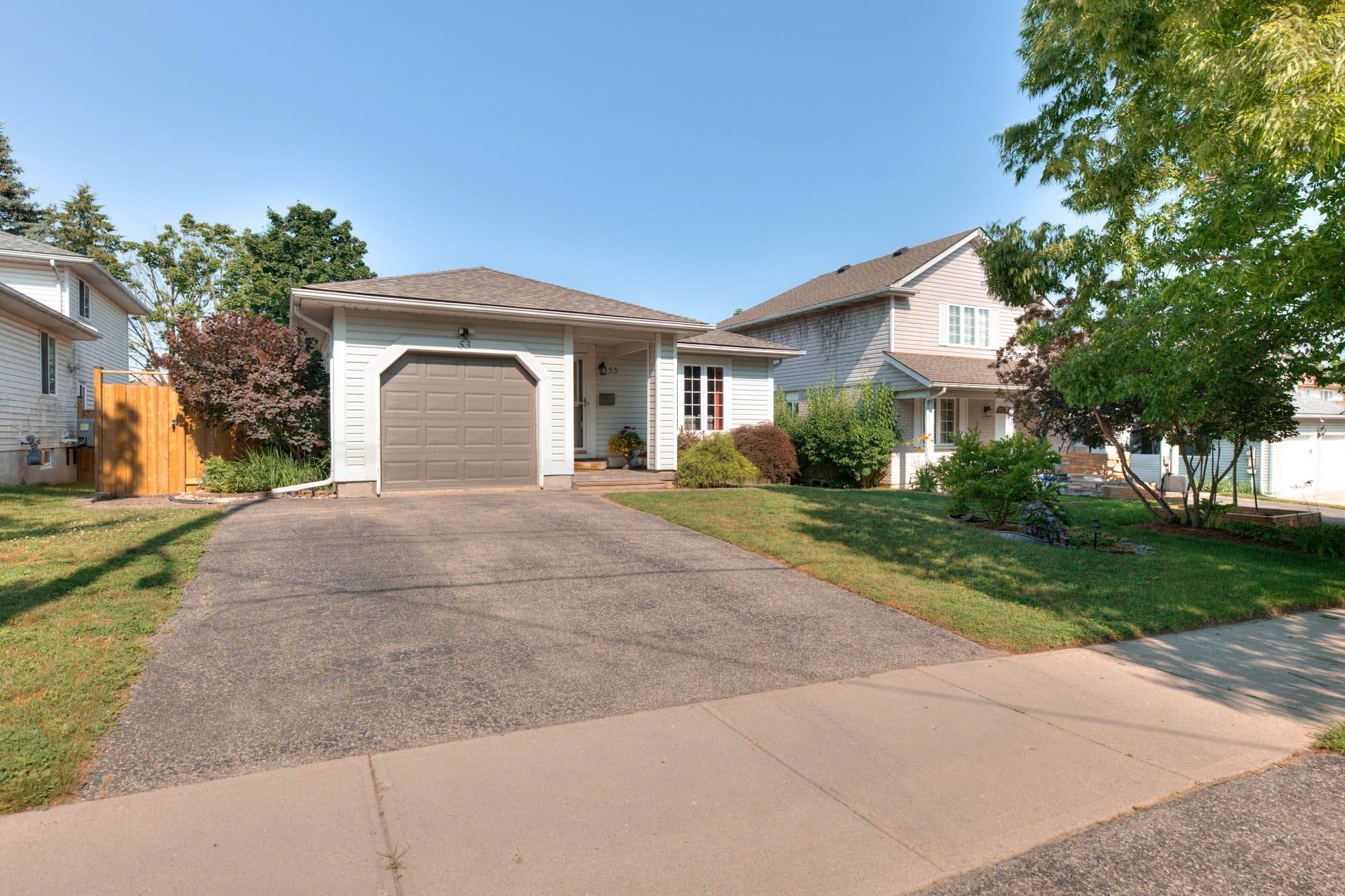 Kitchener, ON N2R 1L8,53 Biehn DR