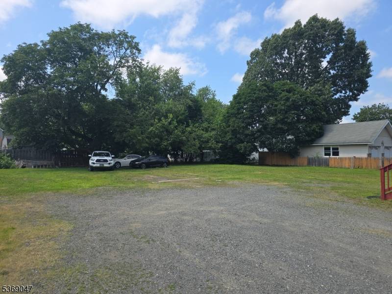 Middlesex Boro, NJ 08846,423 Union Ave