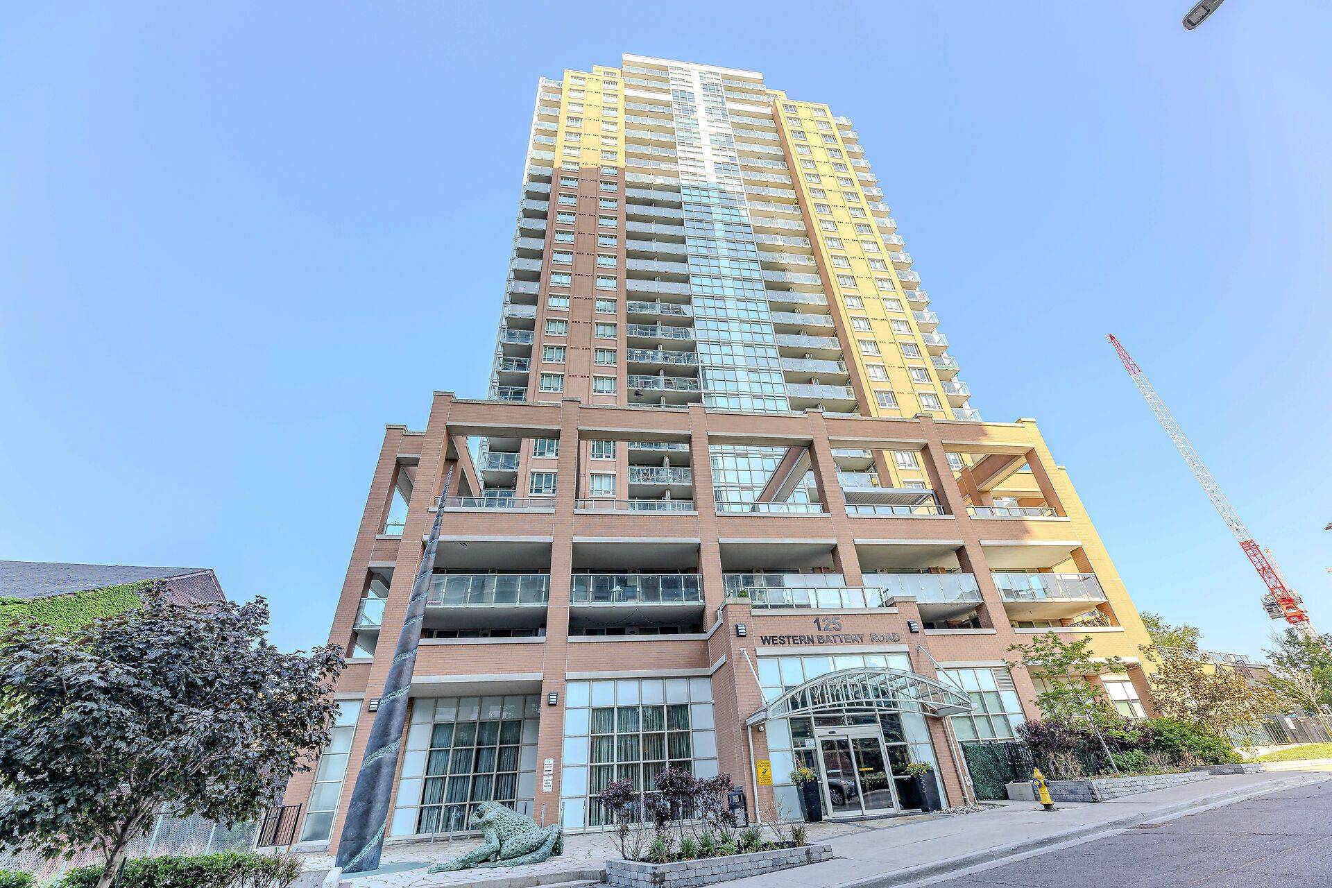 Toronto C01, ON M6K 3R8,125 Western Battery RD #1801