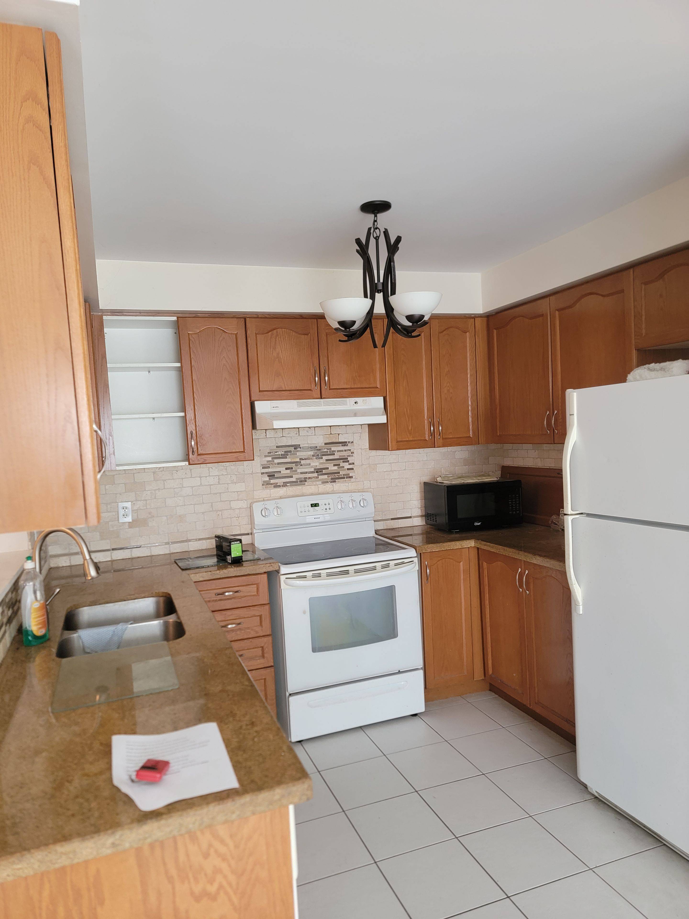 Whitby, ON L1P 1V1,28 Pardon AVE