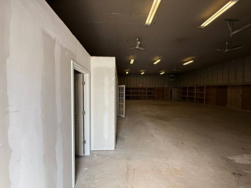 London East, ON N6B 1P5,501 Bathurst ST