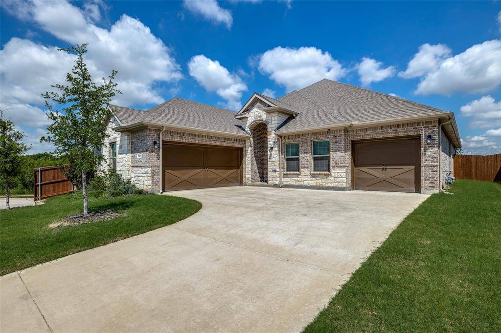Arlington, TX 76002,1301 Deer Hollow Drive