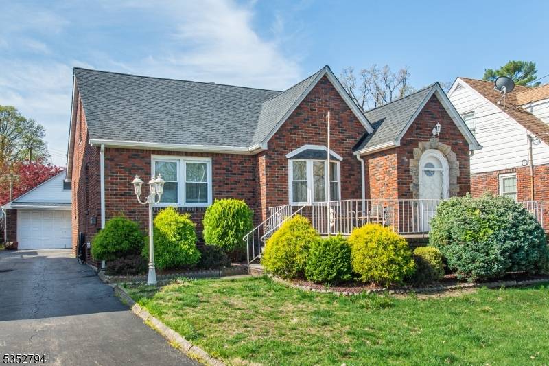 Little Falls Twp., NJ 07424,17 Wood St