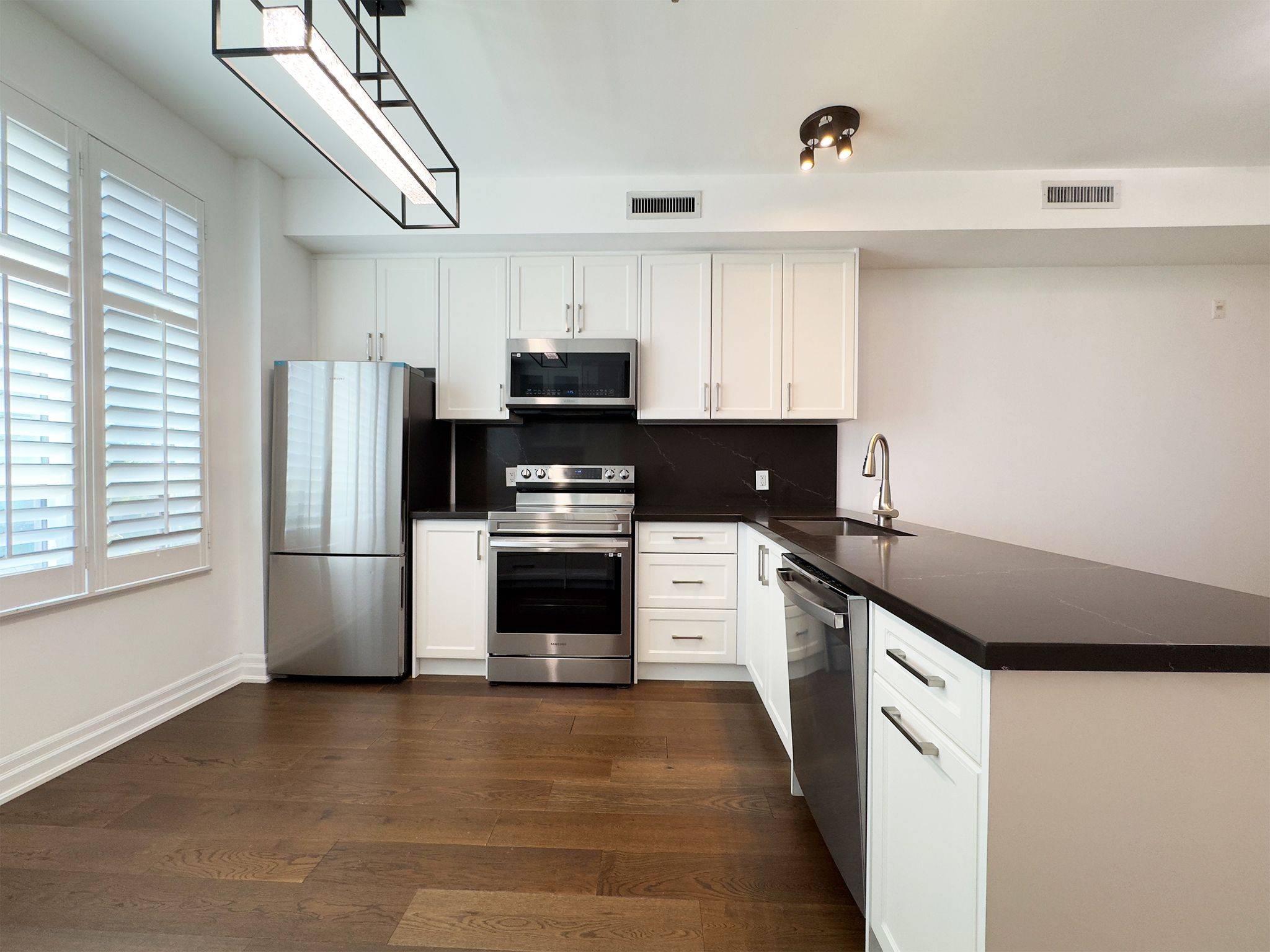 Toronto C06, ON M3H 2S8,724 Sheppard AVE W #203