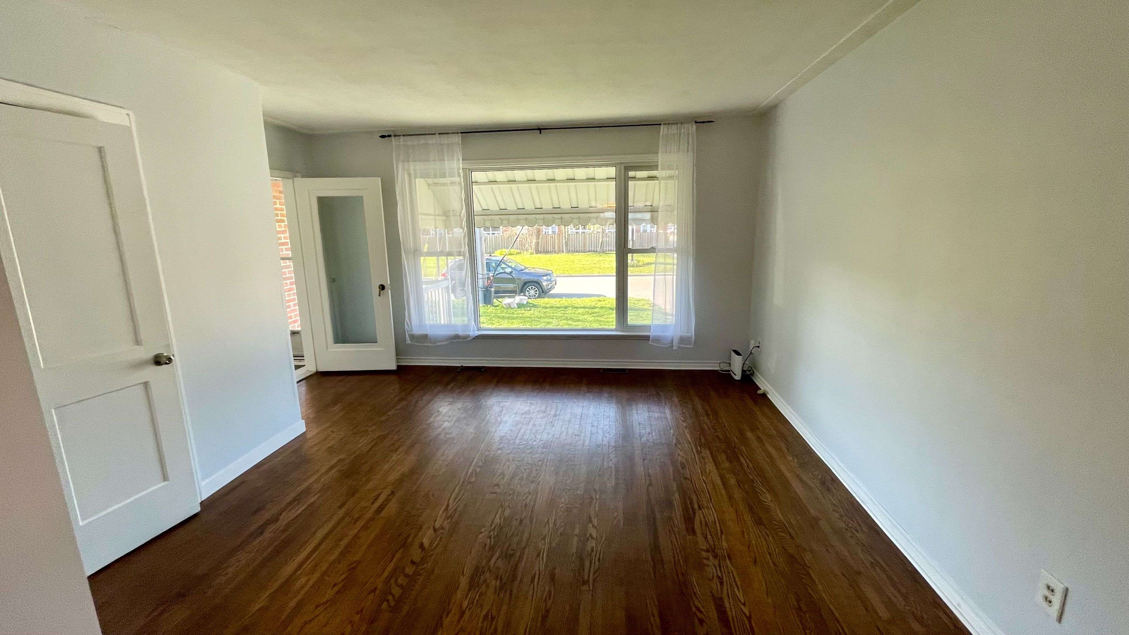 Toronto E04, ON M1R 2W5,3 Ivordale CRES #Upper