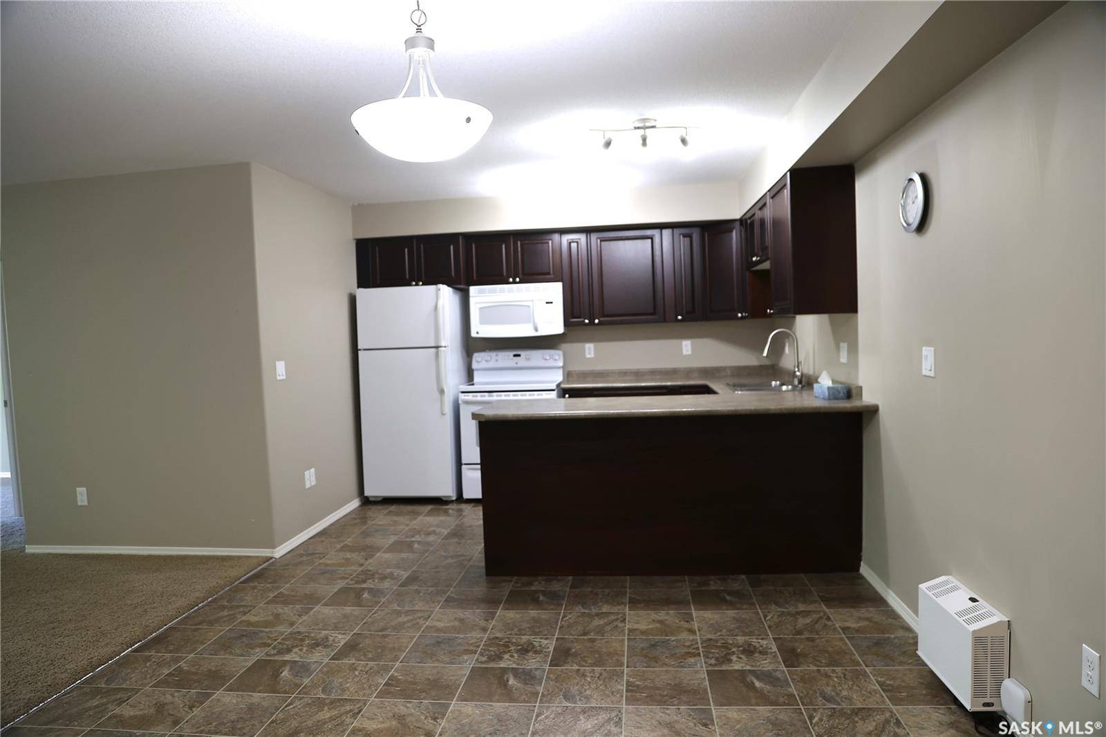 Regina, SK S4R 3B5,215 Smith STREET N #106
