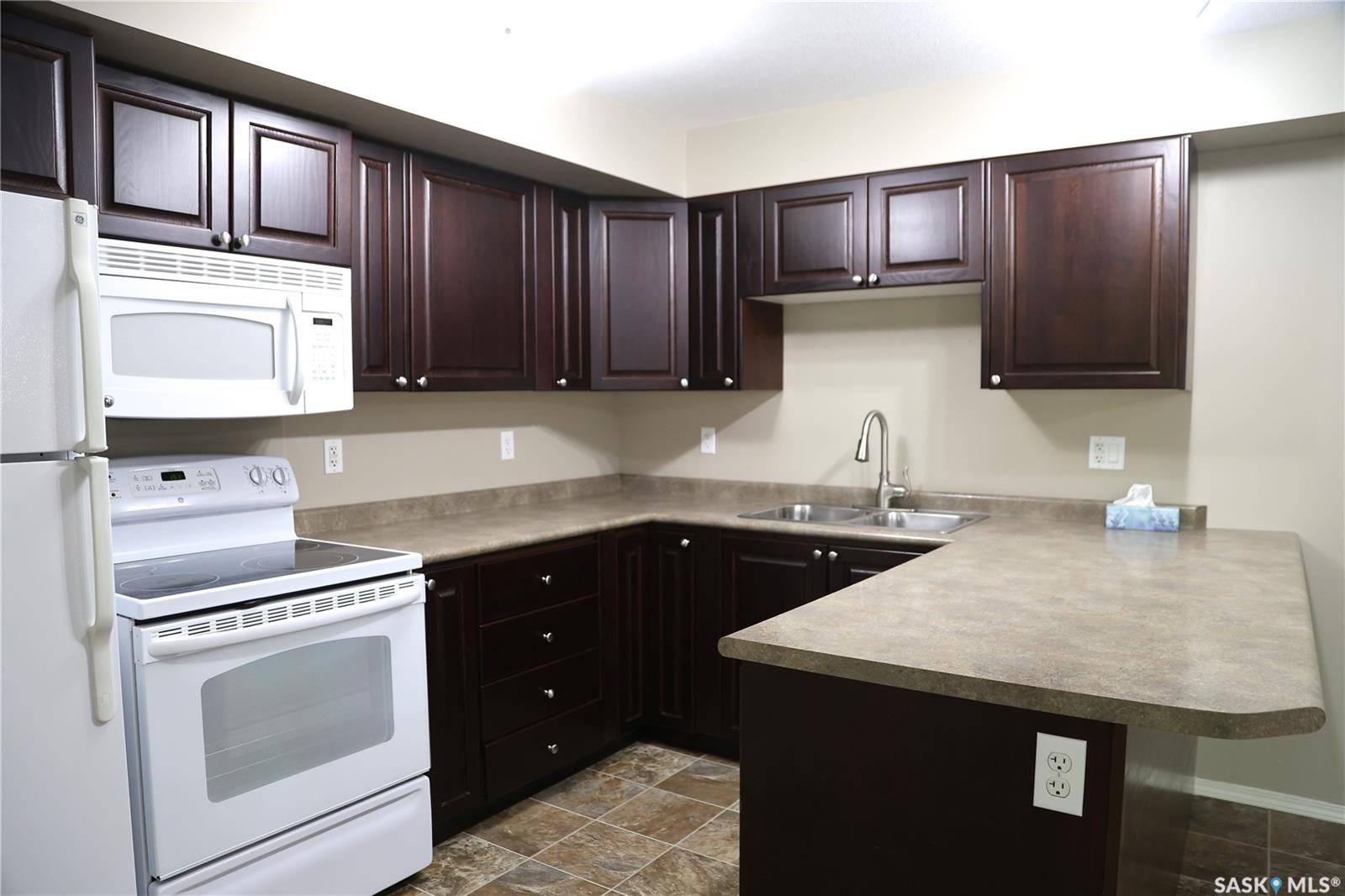 Regina, SK S4R 3B5,215 Smith STREET N #106