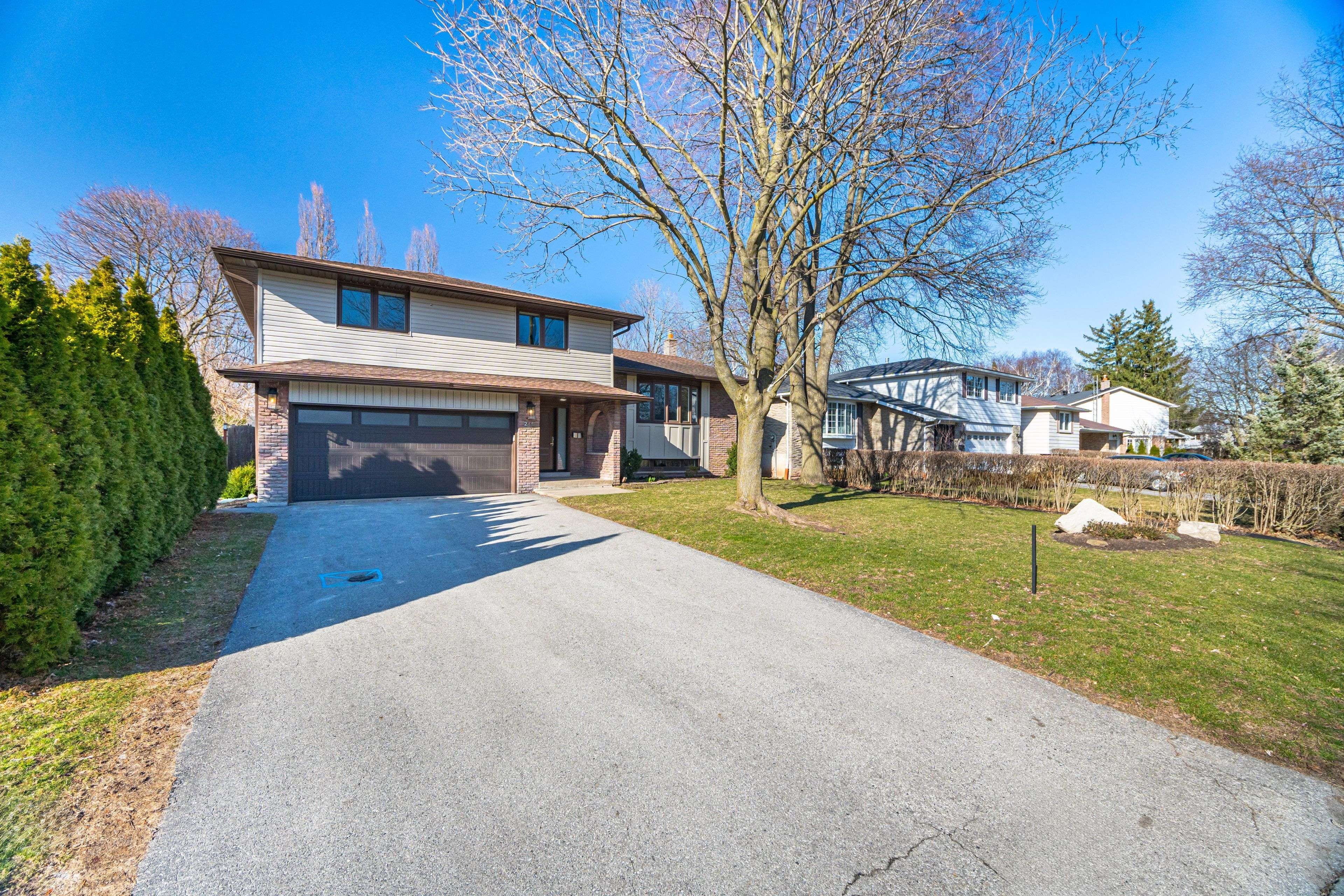 Oakville, ON L6L 3L4,241 Sunrise CRES