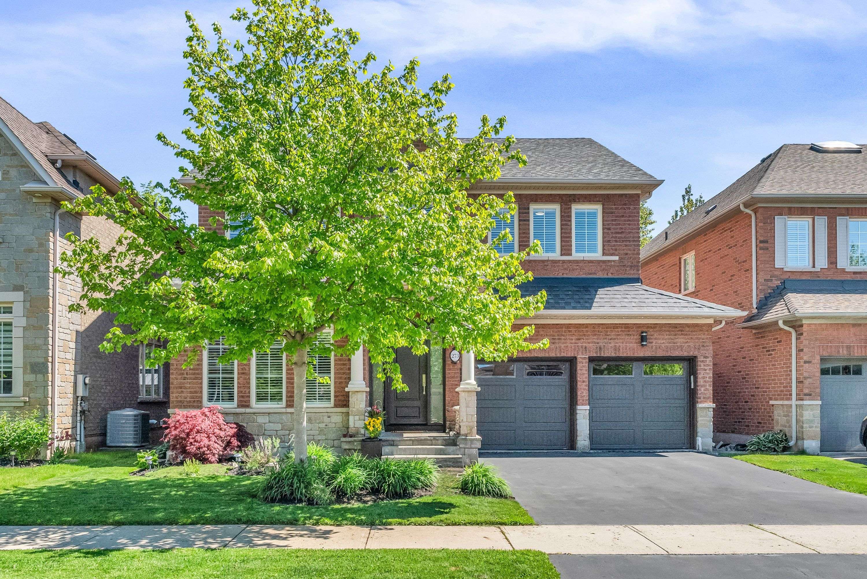 Oakville, ON L6L 6X5,273 Duskywing WAY