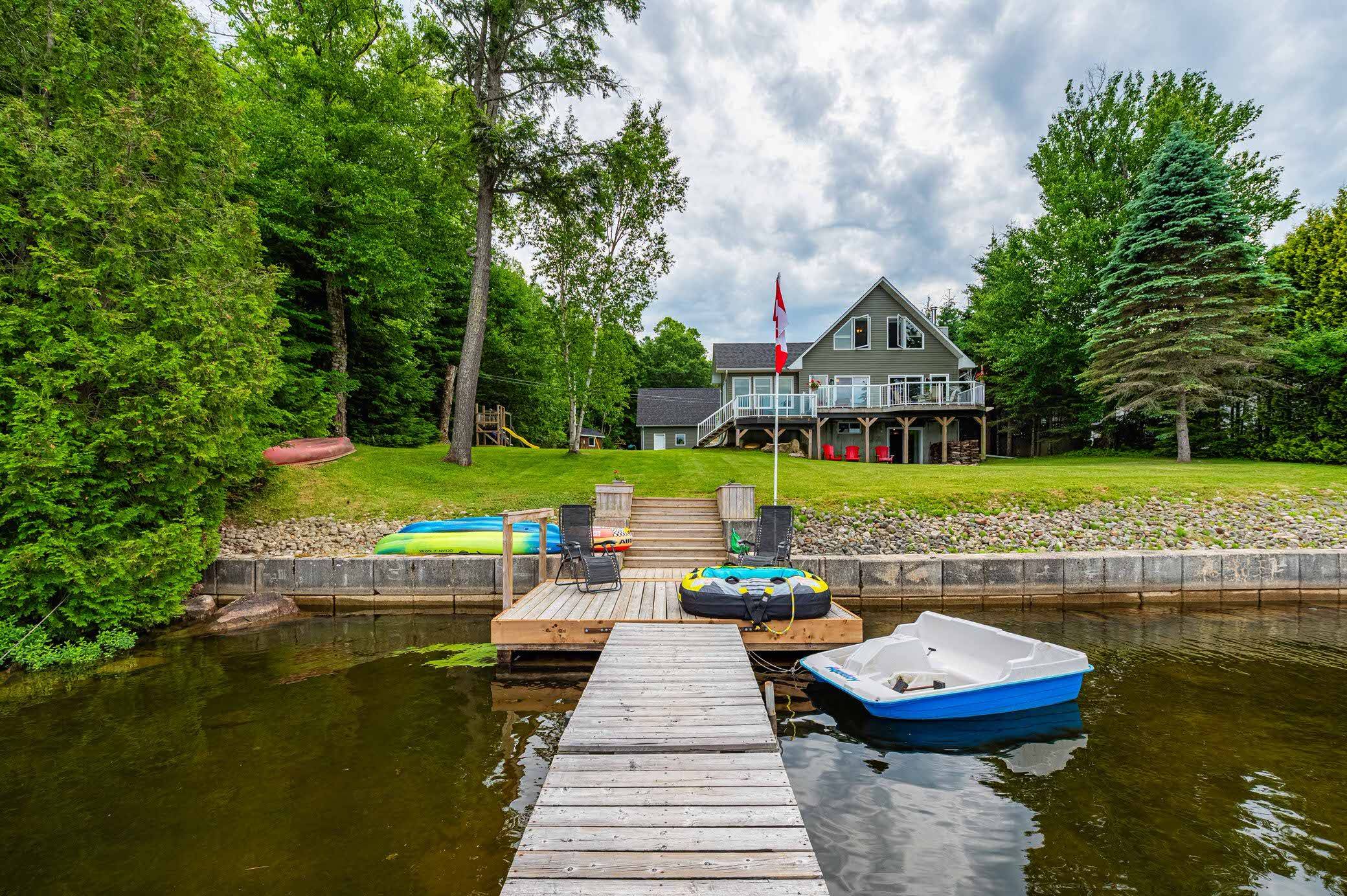 Algonquin Highlands, ON K0M 1S0,1075 Comak CRES