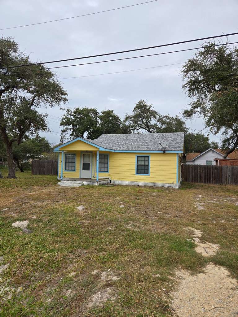 Rockport, TX 78382,112 E Linden St