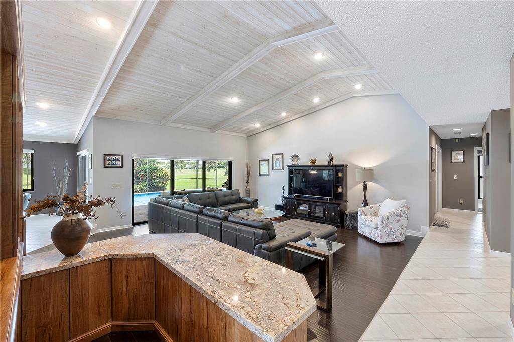 Tamarac, FL 33321,8208 NW 80th St