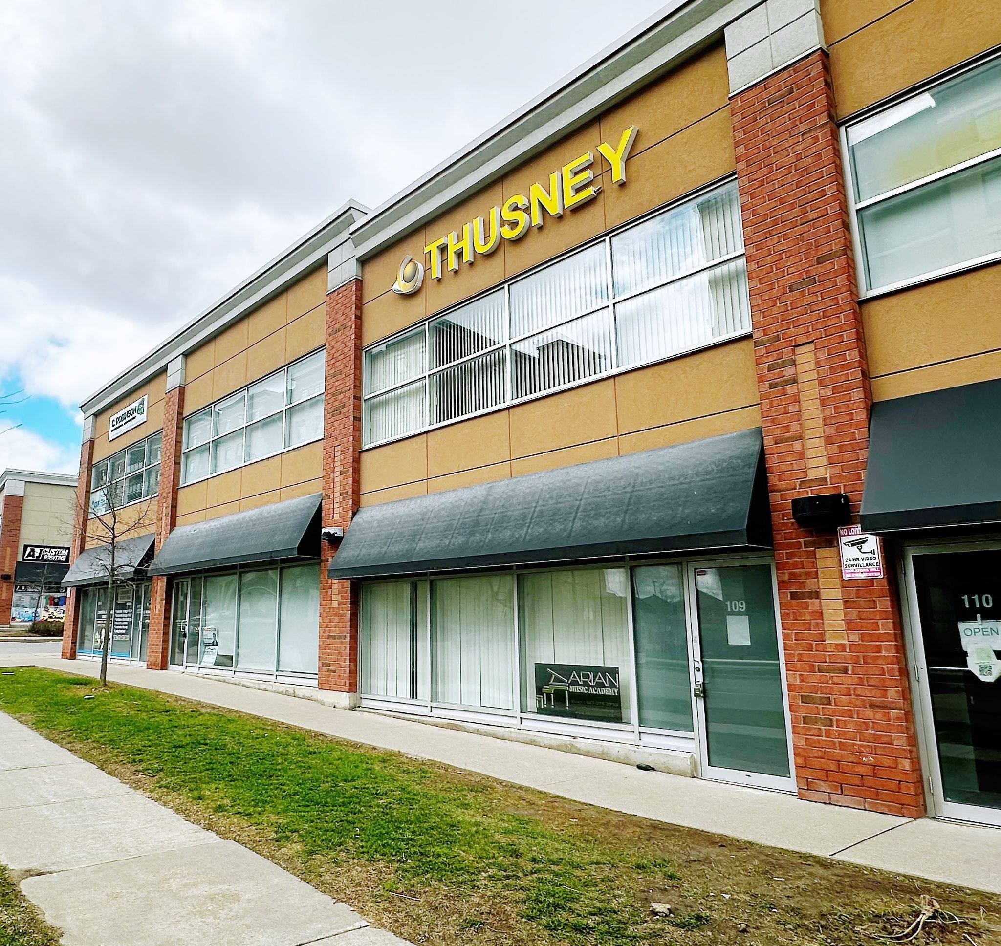 Markham, ON L3S 0B5,40 New Delhi DR #109