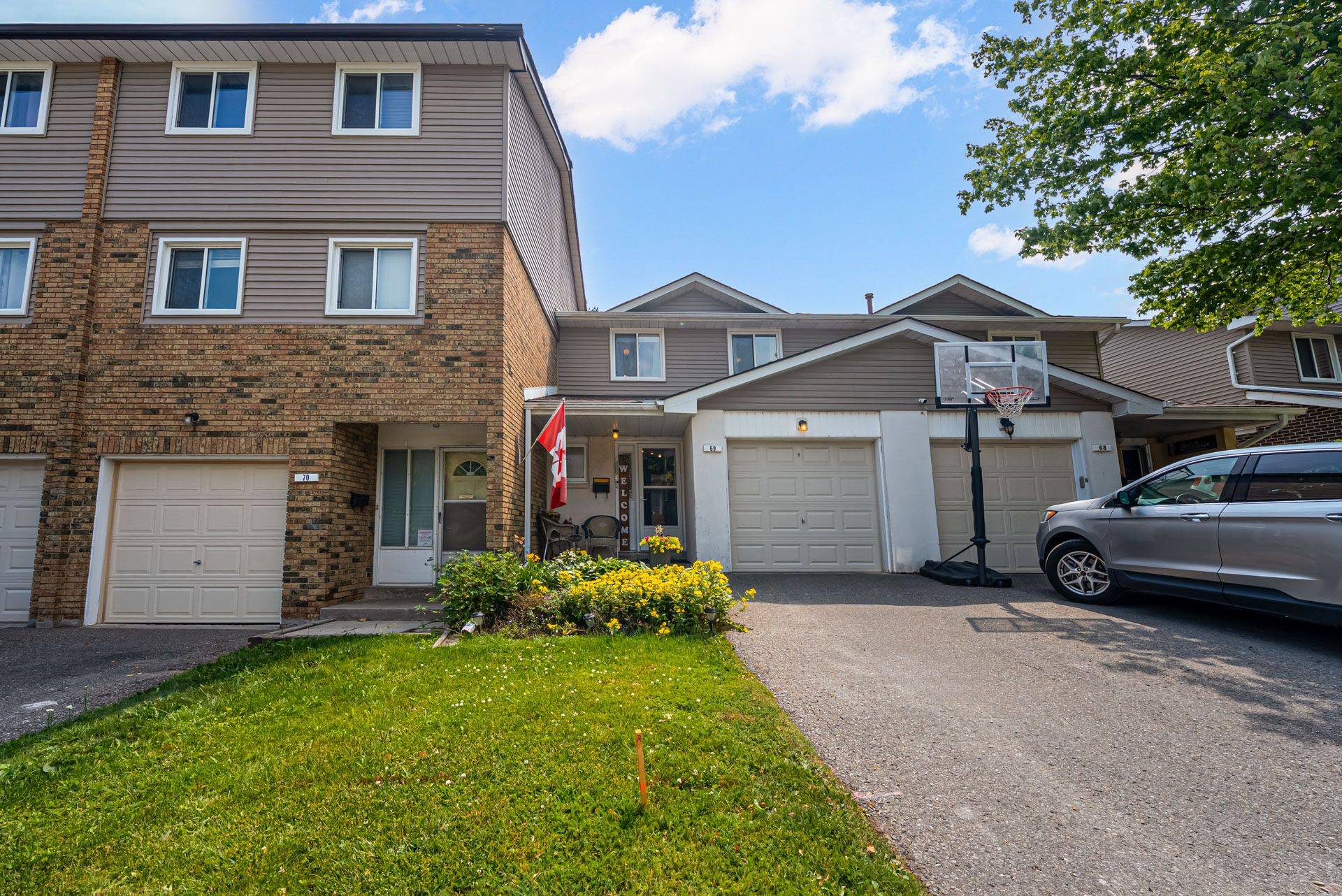 Brampton, ON L6S 3K1,69 Carisbrooke CT #69