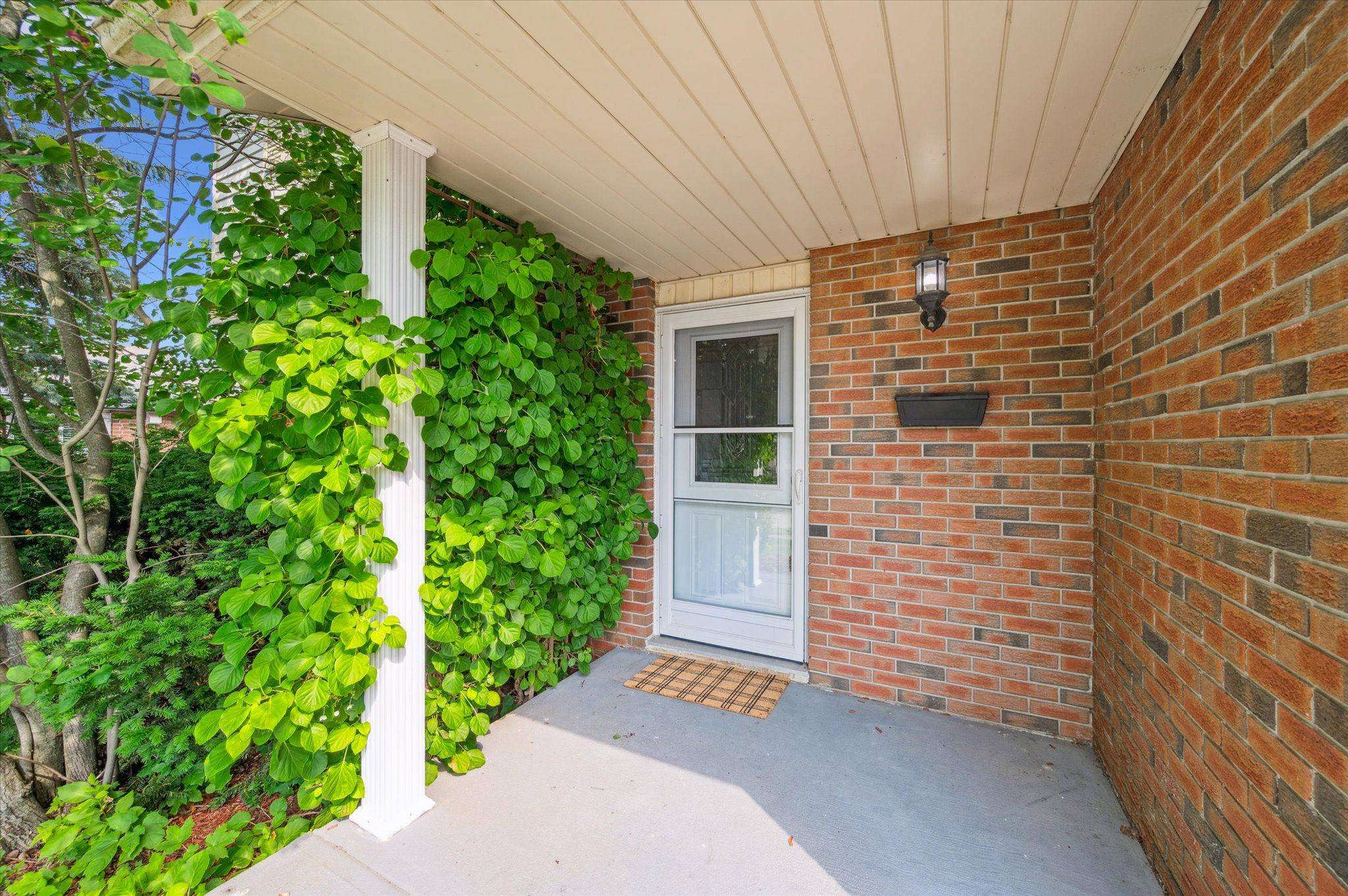 Guelph, ON N1H 6X4,17 Springdale BLVD