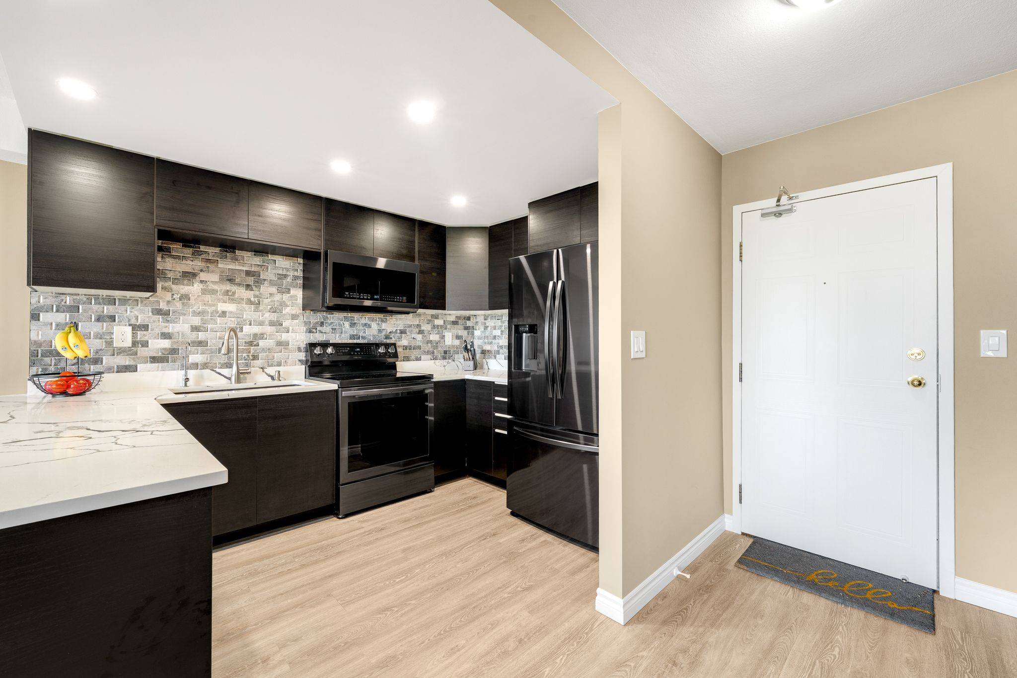 Kitchener, ON N2A 4A1,18 Holborn CT #602
