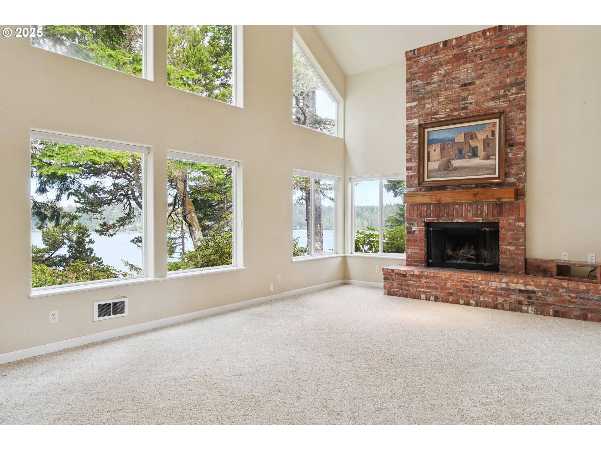 Florence, OR 97439,5192 RUSSELL DR