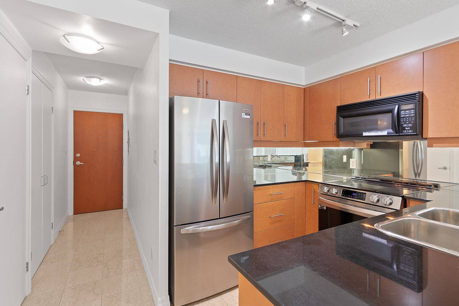 Toronto C09, ON M4W 3Y2,300 Bloor ST E #1109