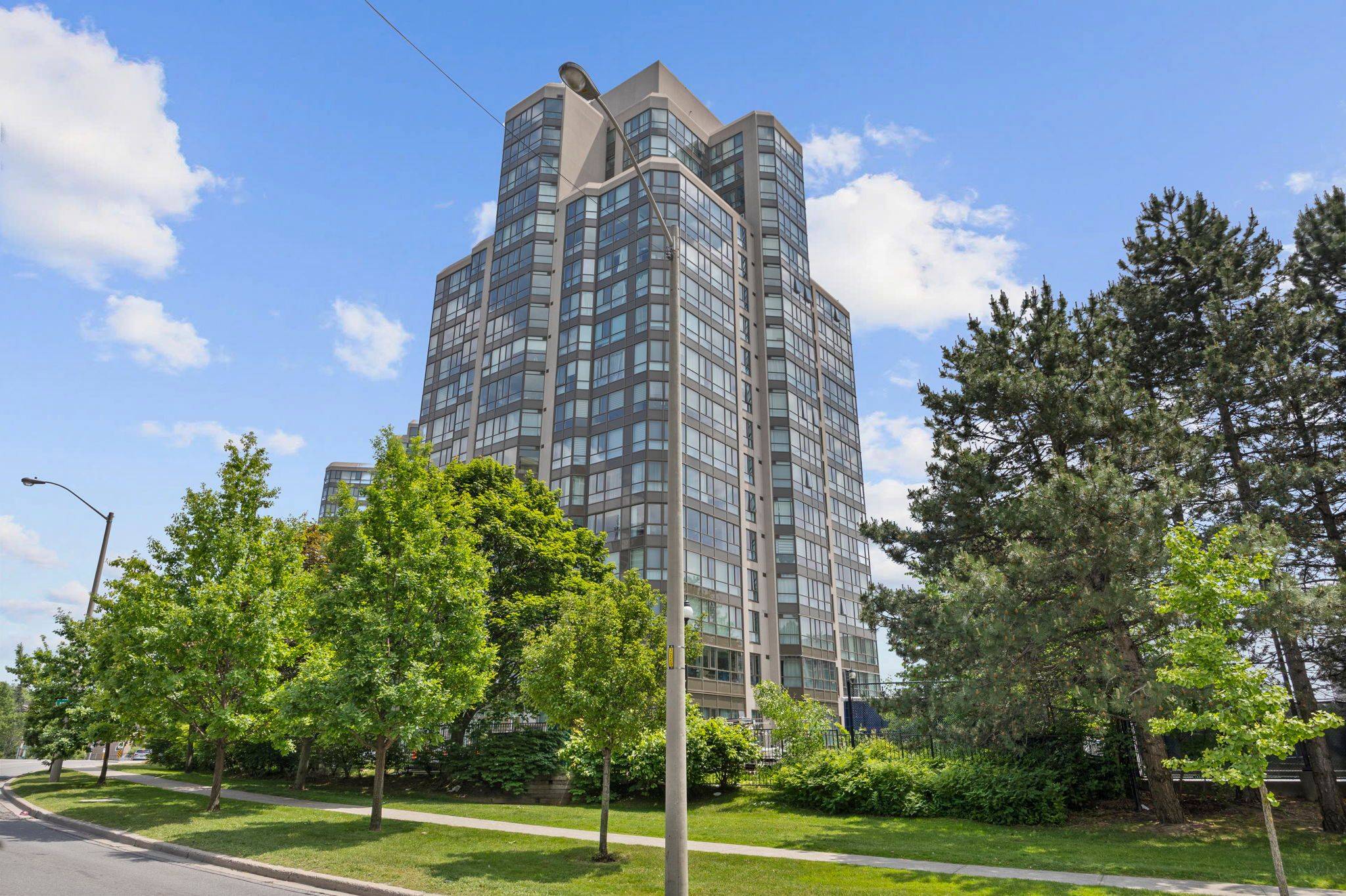 Toronto E08, ON M1J 3N5,3231 Eglinton AVE E #506