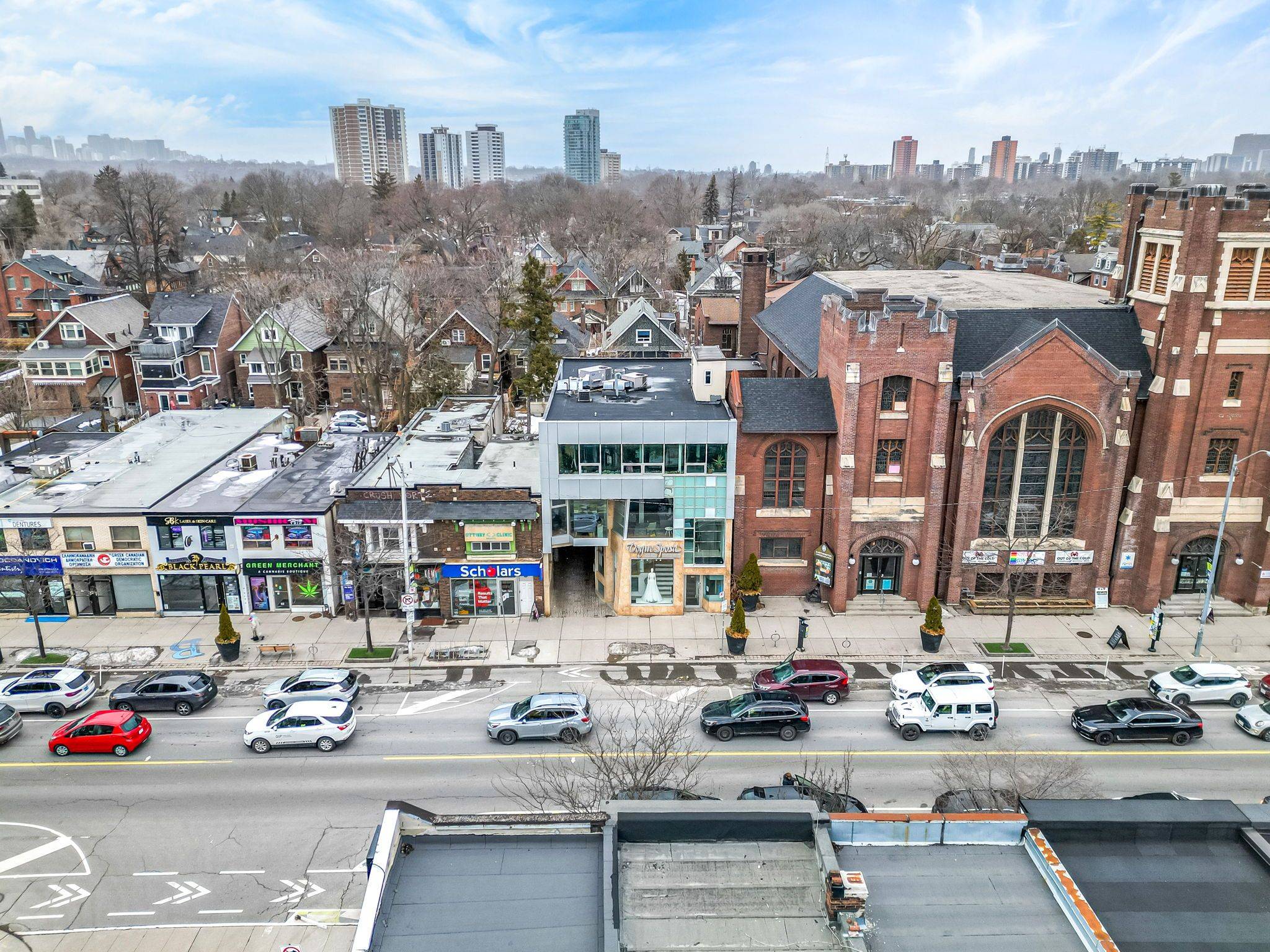 Toronto E03, ON M4K 1N6,304 Danforth AVE #3rd Floor Front