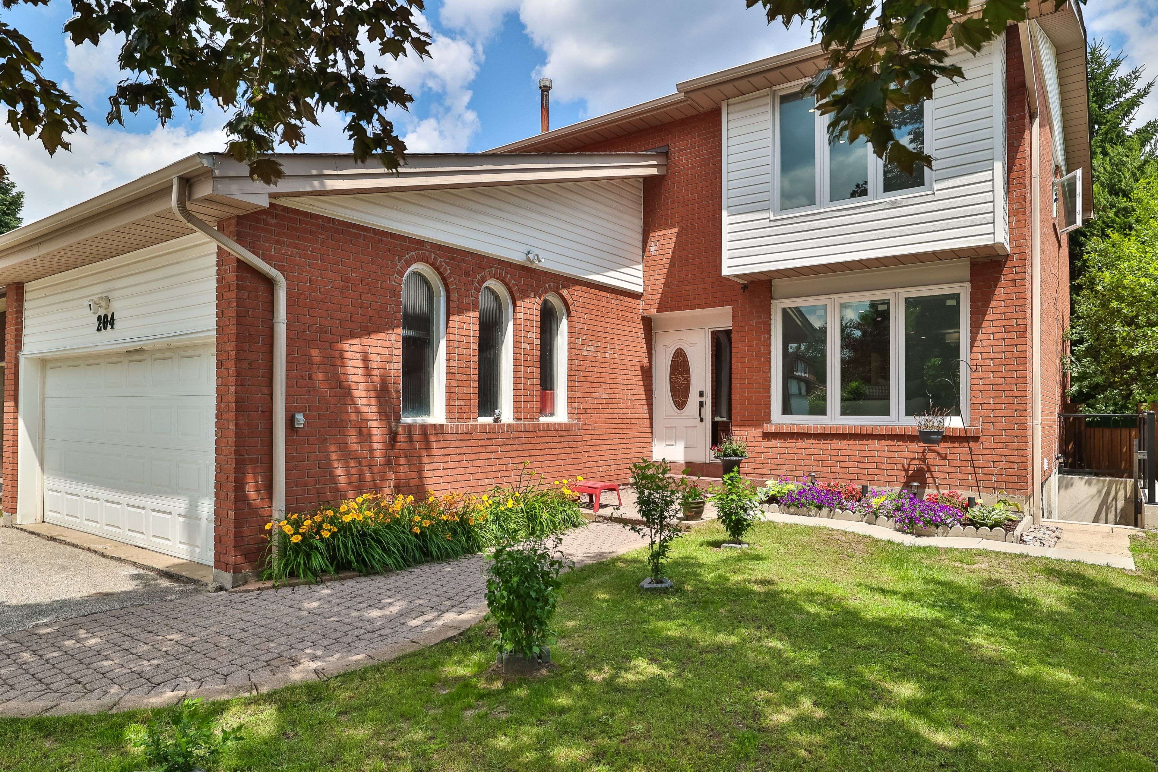 Markham, ON L3T 5L6,204 Willowbrook RD
