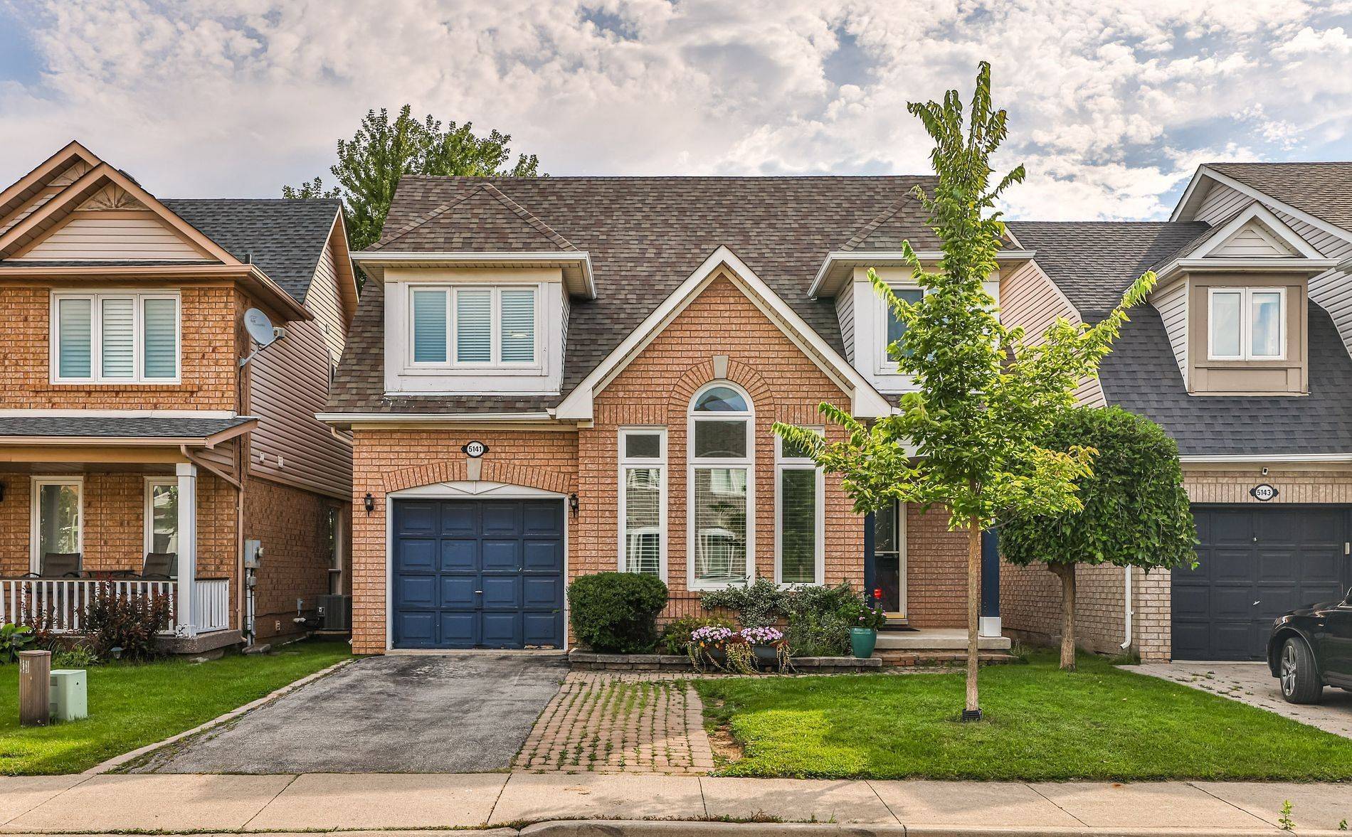 Burlington, ON L7L 6P1,5141 Oakley DR
