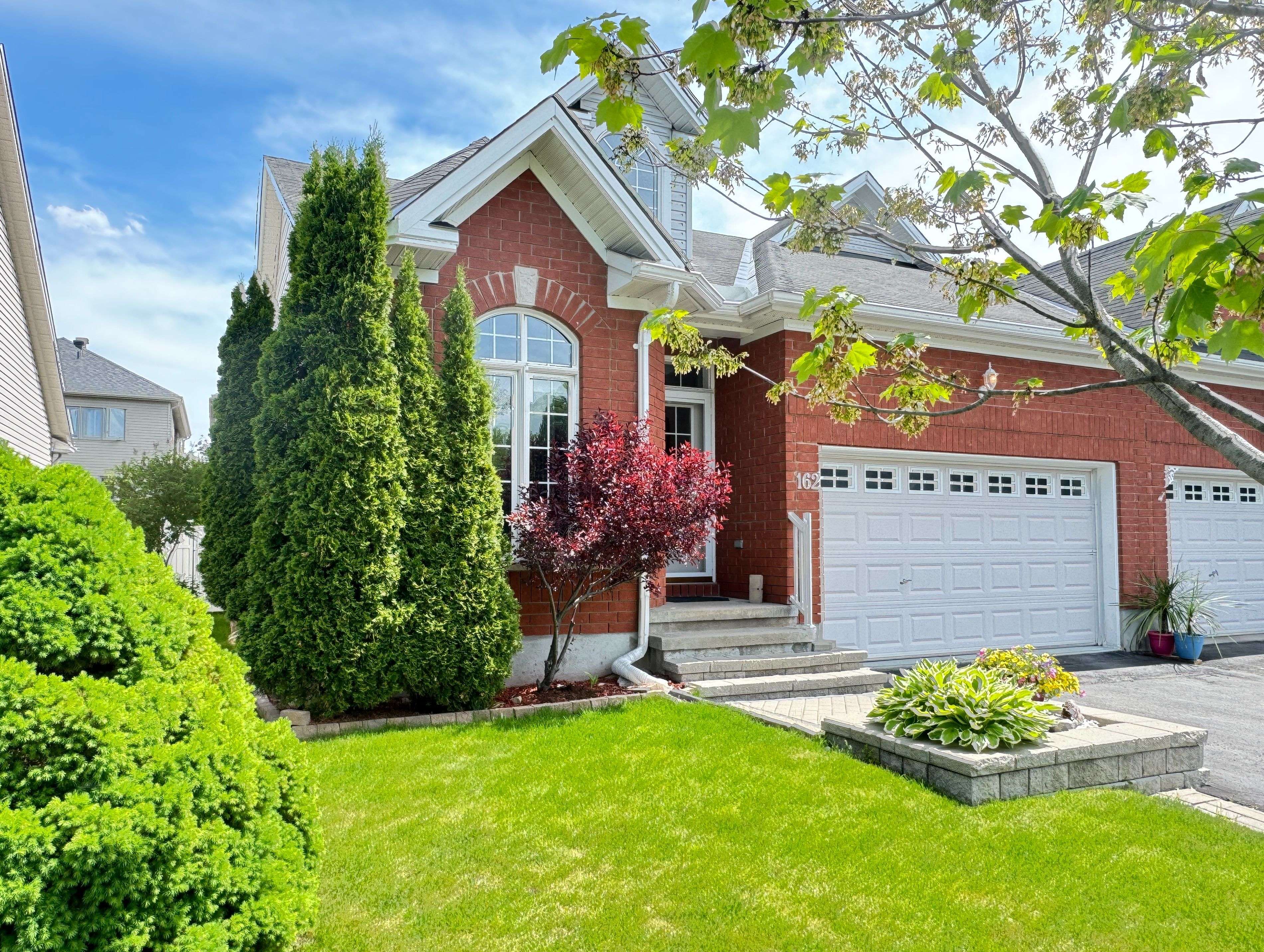 Stittsville - Munster - Richmond, ON K2S 2H4,162 Hartsmere DR
