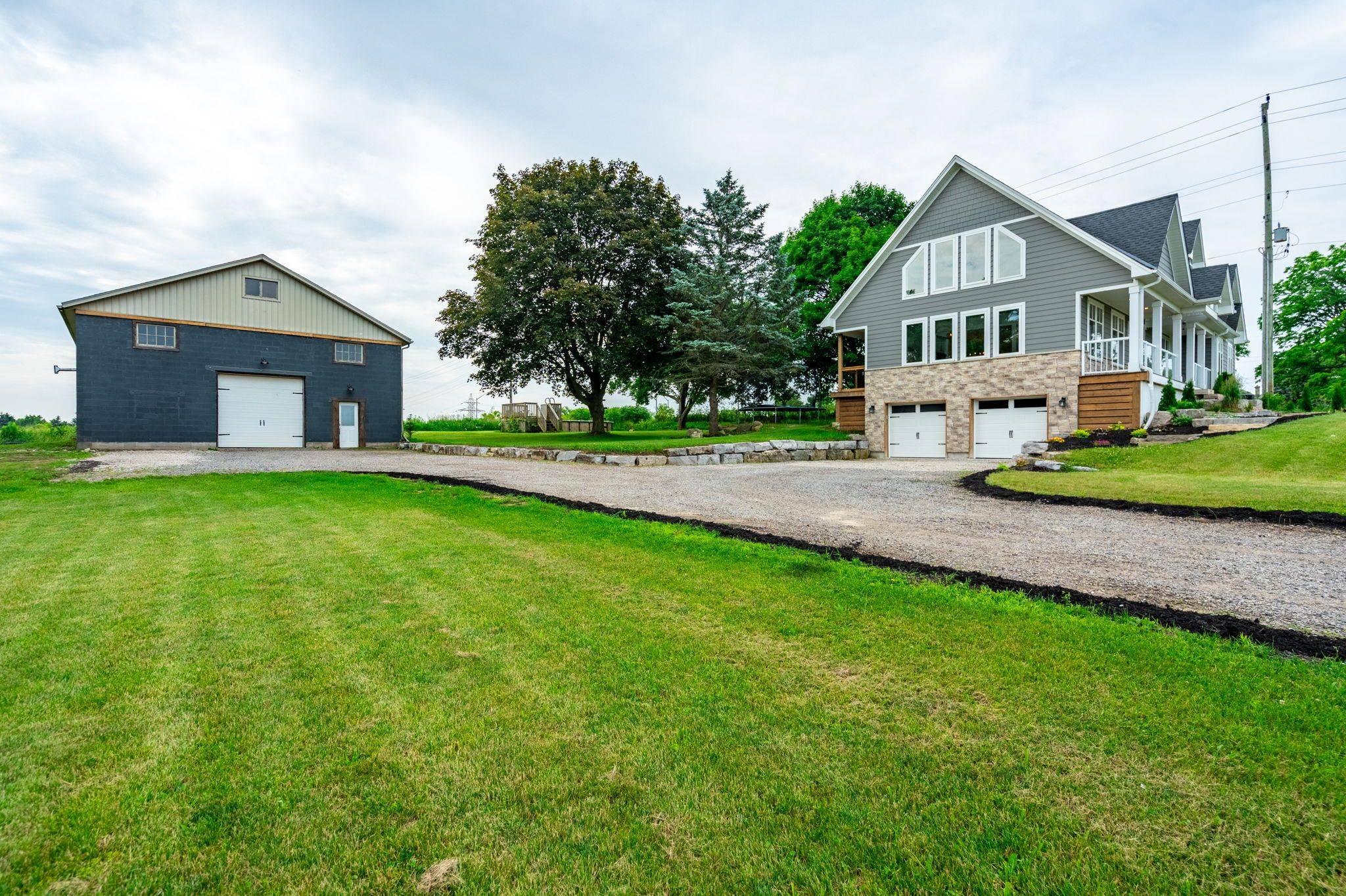 Hamilton, ON L8B 1H8,4 Concession 11 RD E
