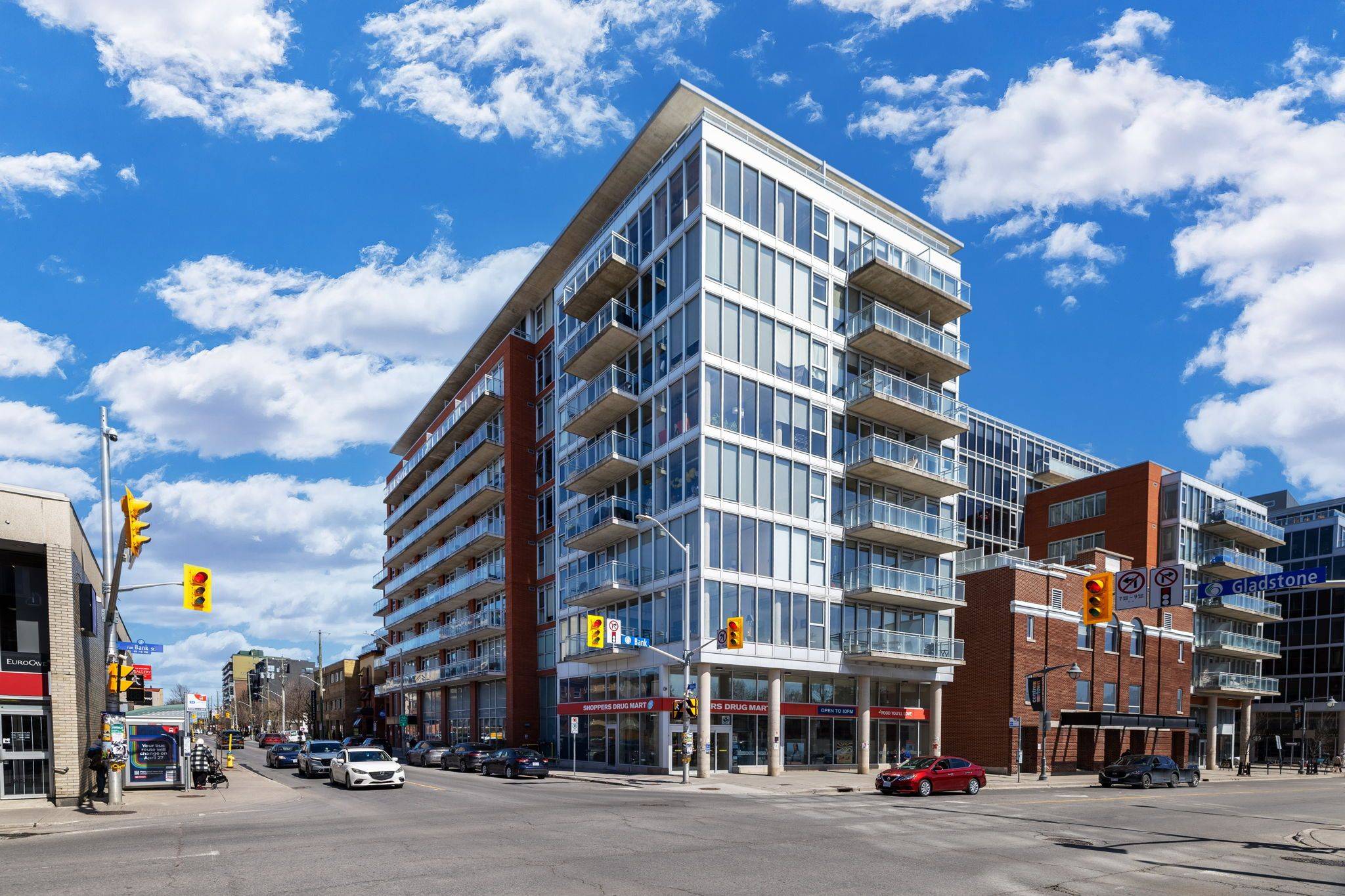 Ottawa Centre, ON K2P 0R4,354 GLADSTONE AVE #602