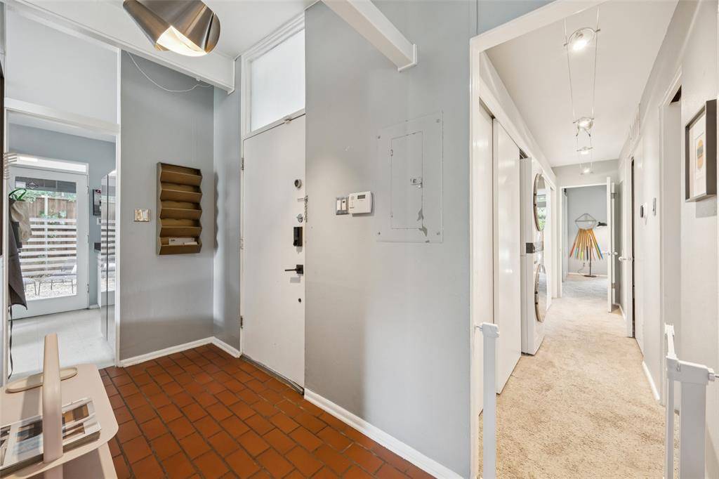 Dallas, TX 75214,7046 Gaston Avenue