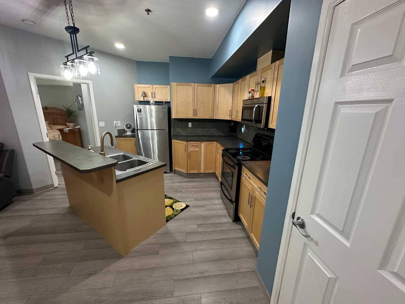 Sylvan Lake, AB T4S 0A1,5040 53 ST ##116