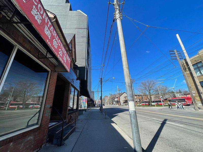 Toronto C01, ON M5T 2R8,198 Bathurst ST