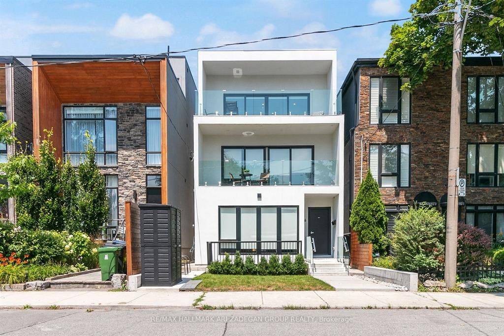 Toronto E01, ON M4L 1B6,16 Minto ST #2