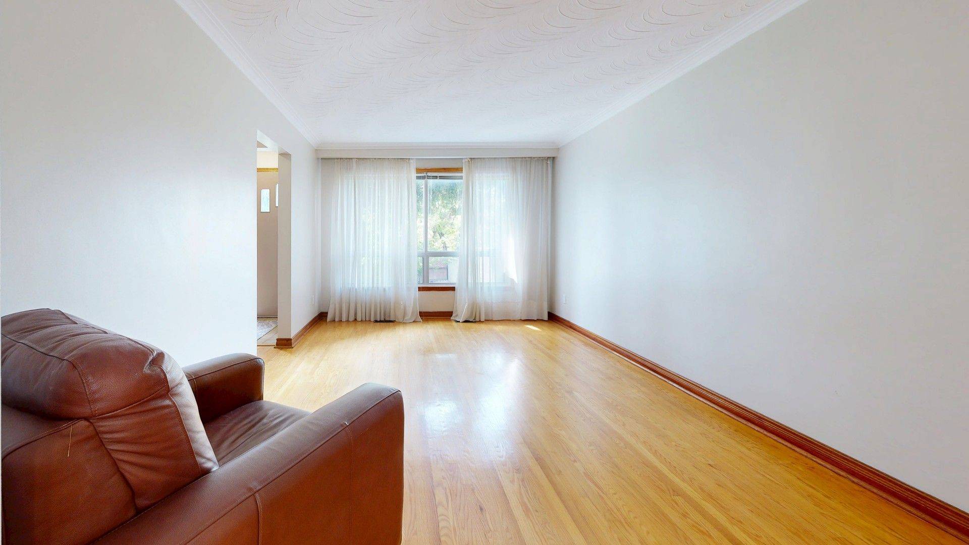Toronto W03, ON M6H 3X8,947 Saint Clarens AVE W