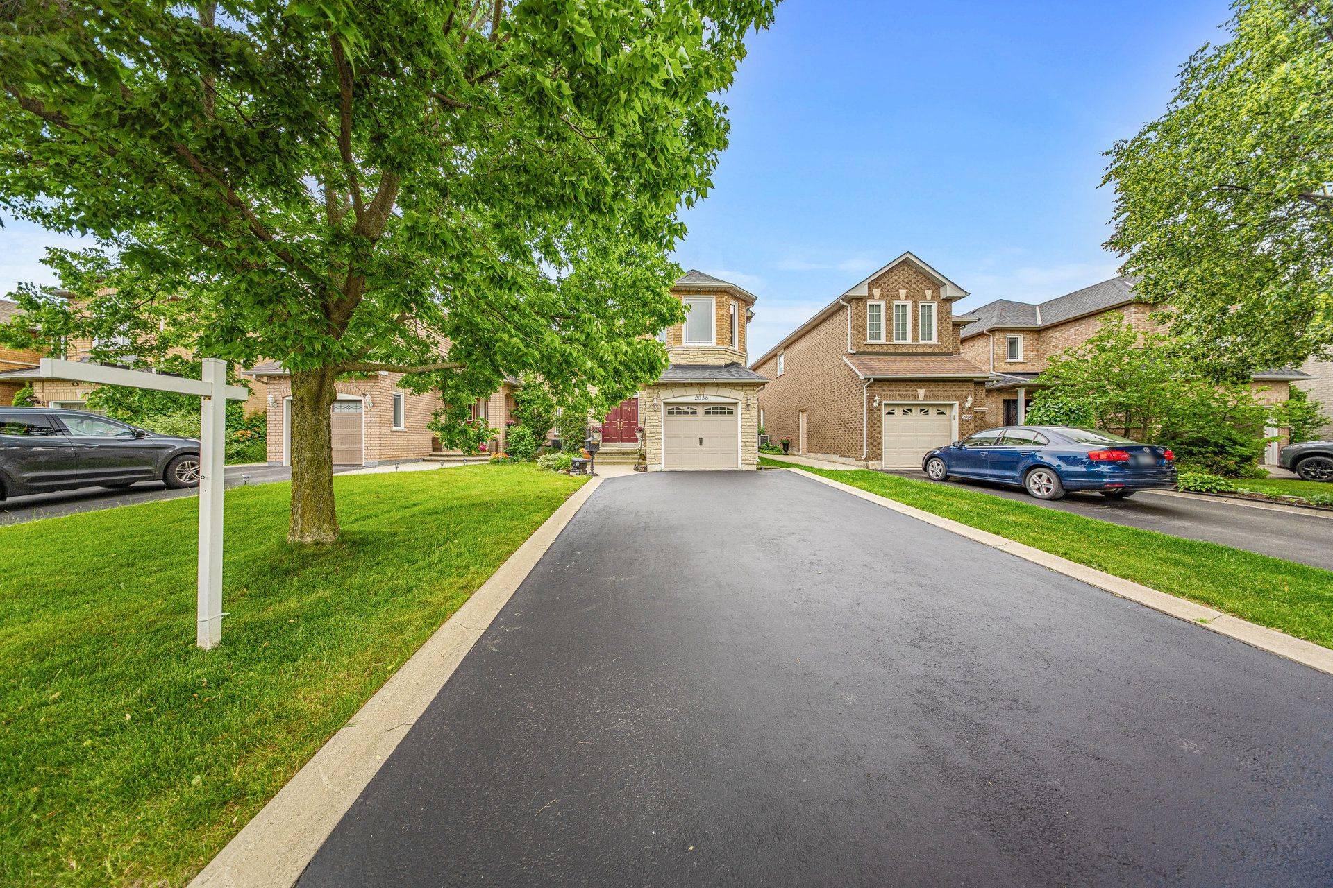 Oakville, ON L6M 3T4,2036 Shady Glen RD