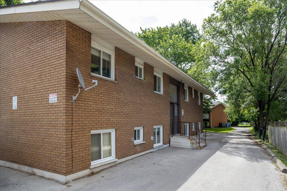 Burlington, ON L7R 3T3,2344 Queensway DR #3