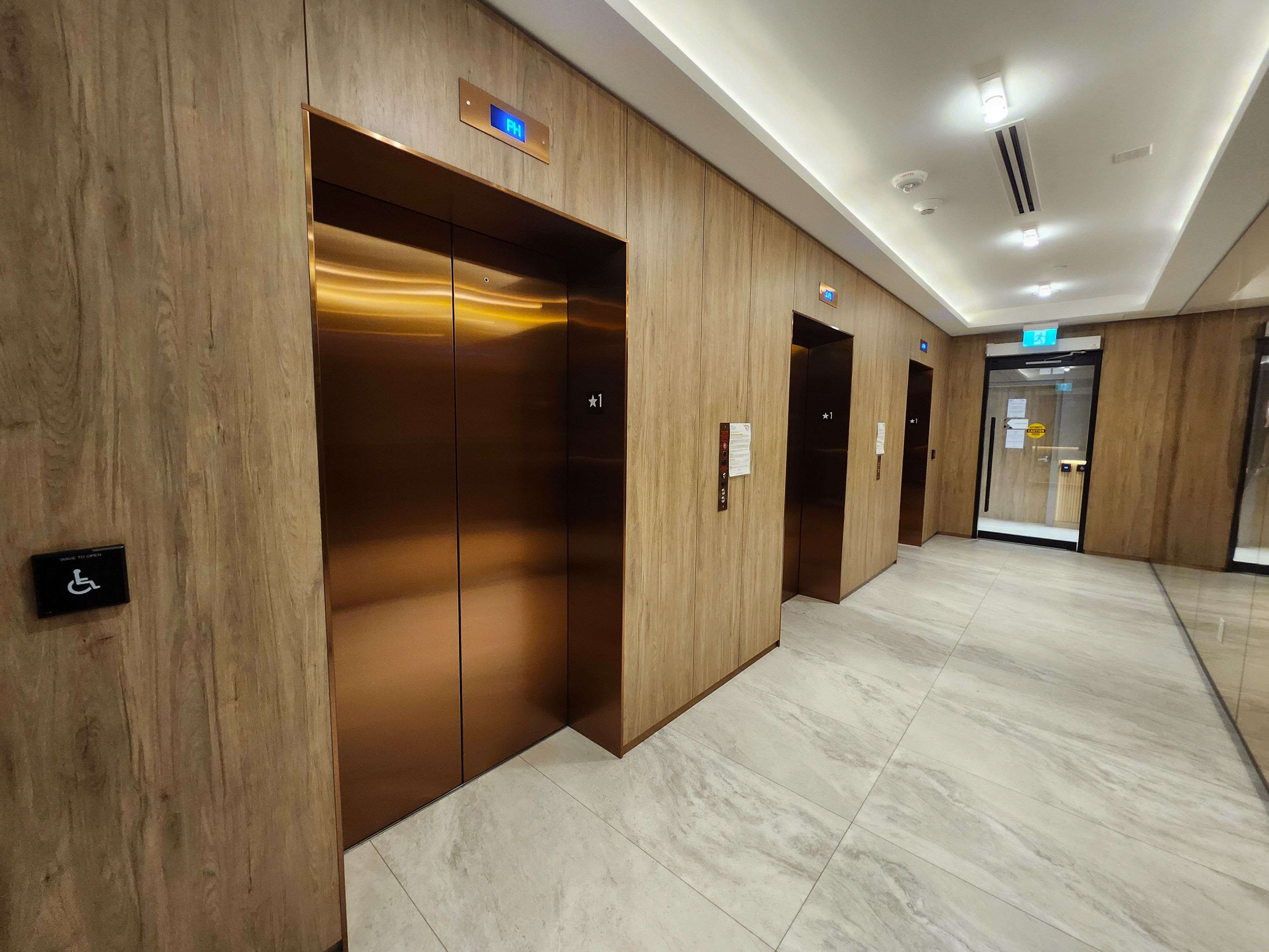 Toronto W05, ON M3J 0H1,1100 Sheppard AVE W #206
