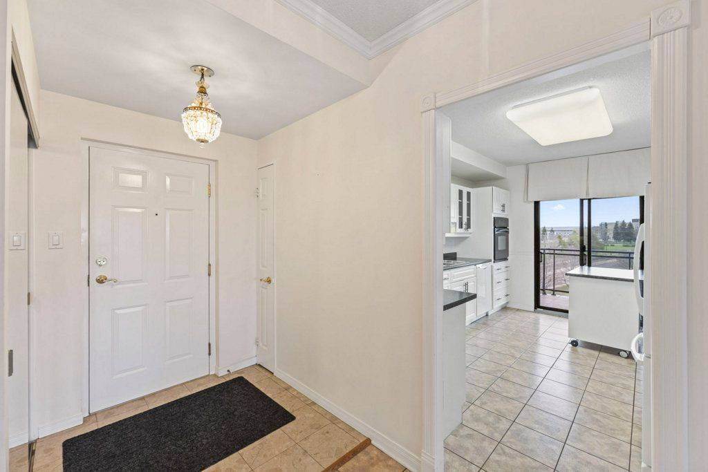 Kingston, ON K7M 8H3,1000 King ST W #704