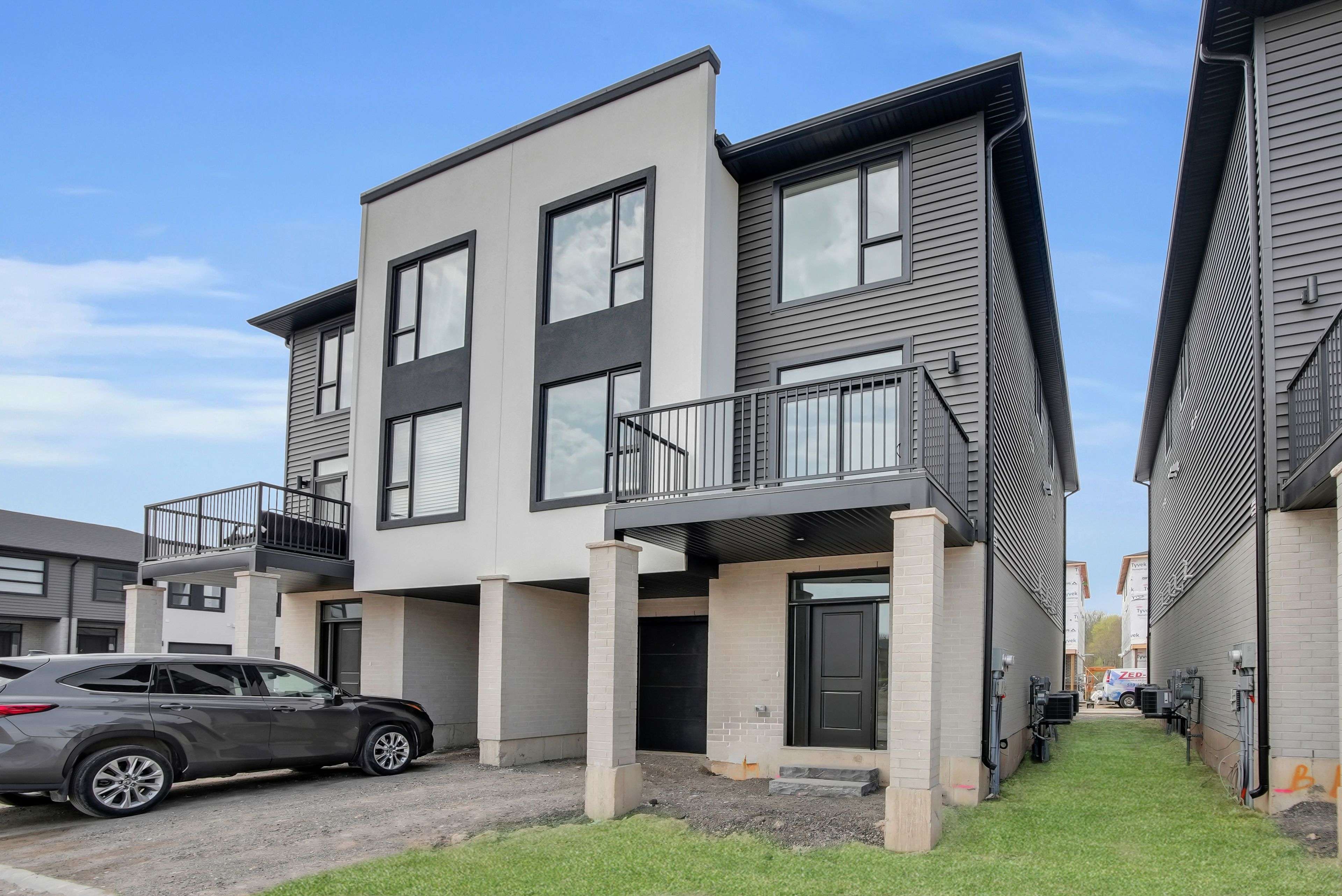 London North, ON N6G 5B1,775 BANYAN LN