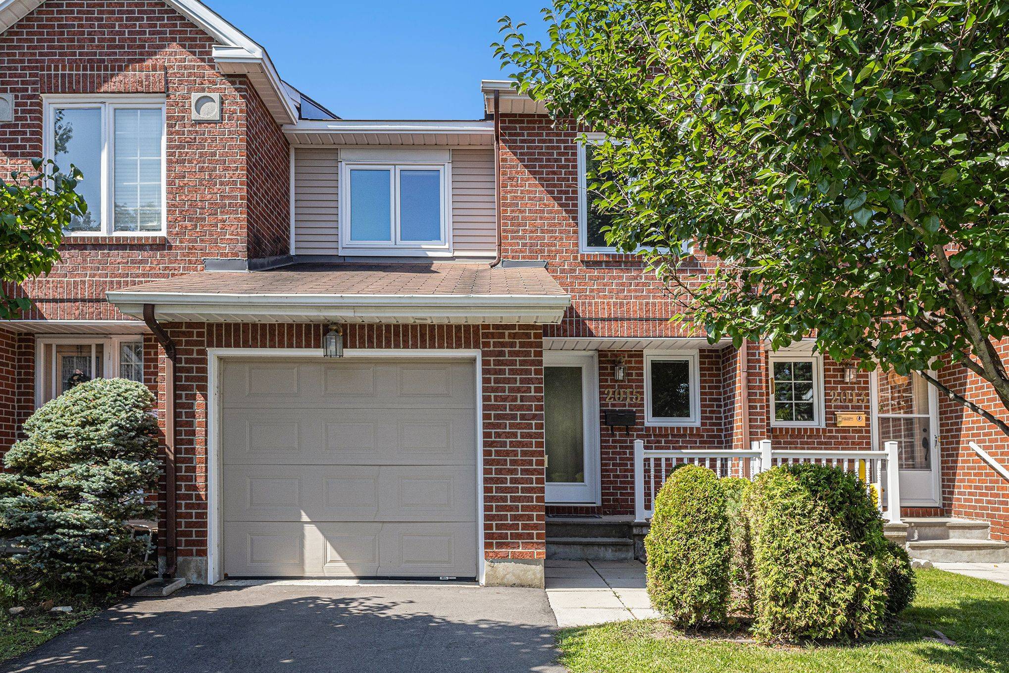 Orleans - Convent Glen And Area, ON K1C 7B4,2015 Summerfields CRES