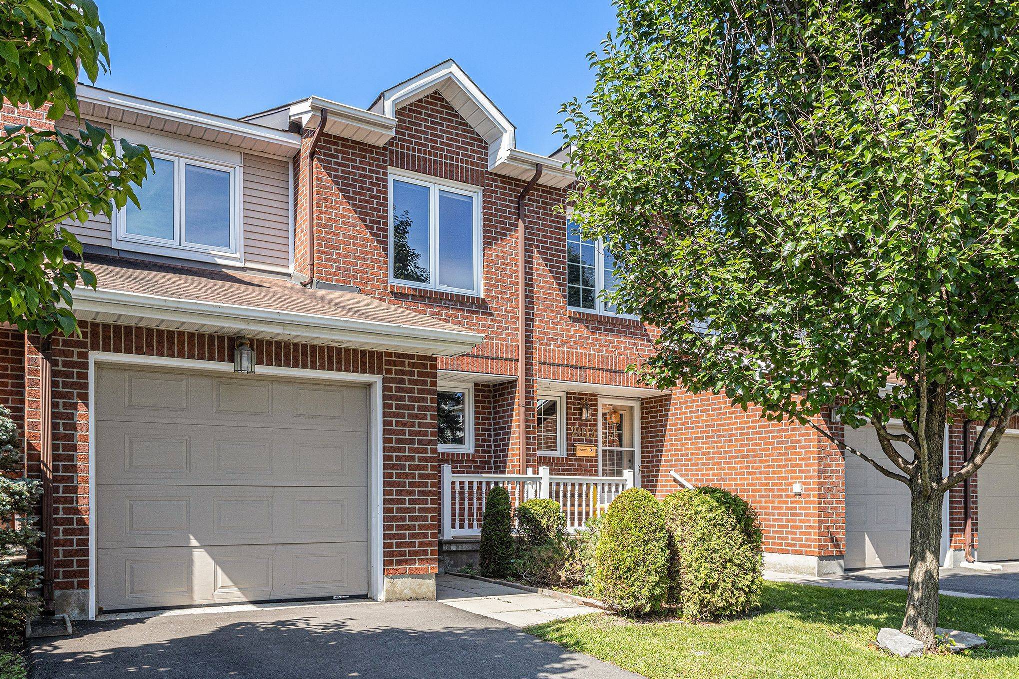 Orleans - Convent Glen And Area, ON K1C 7B4,2015 Summerfields CRES