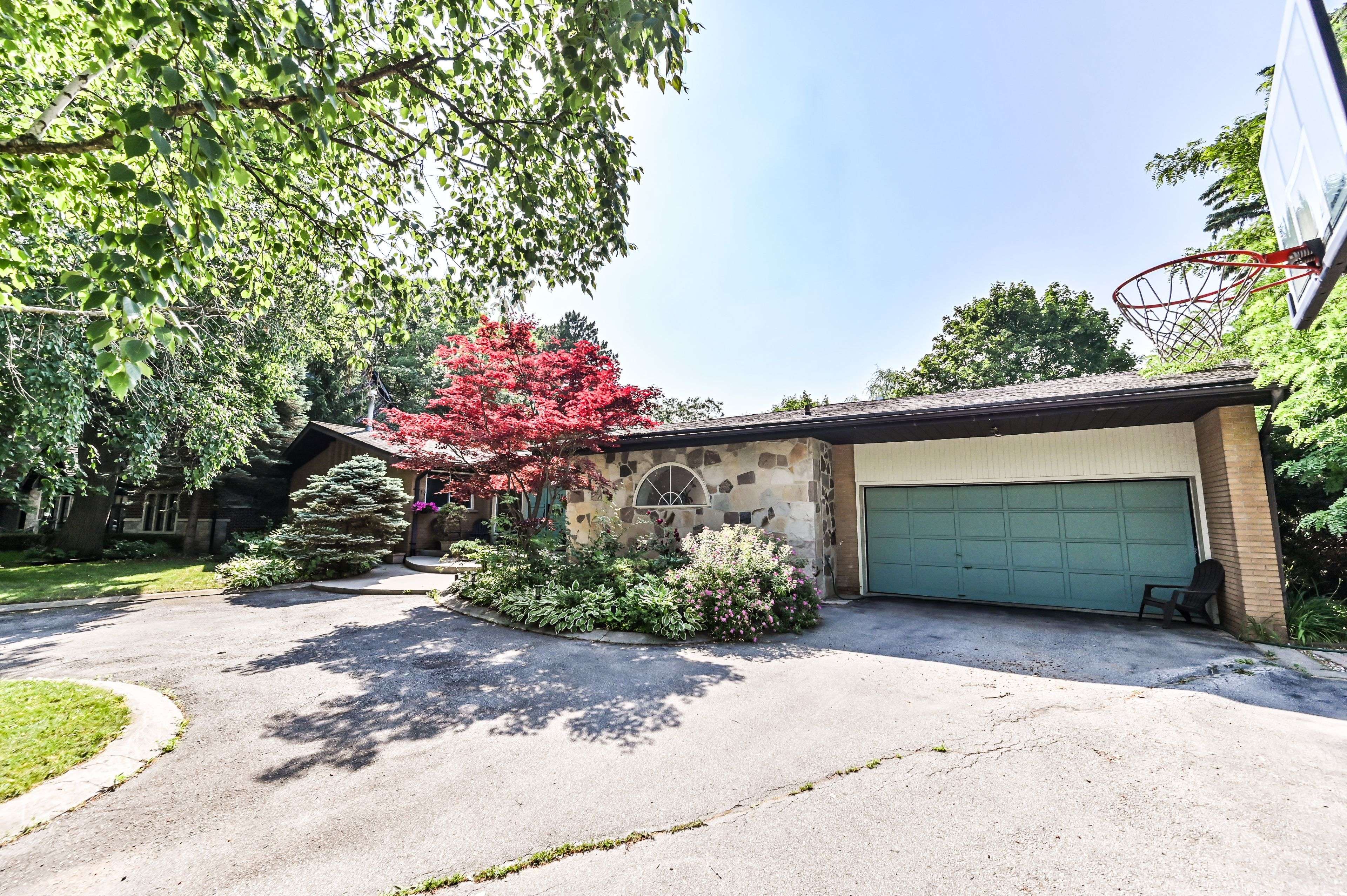 Vaughan, ON L4L 2E7,130 Monsheen DR