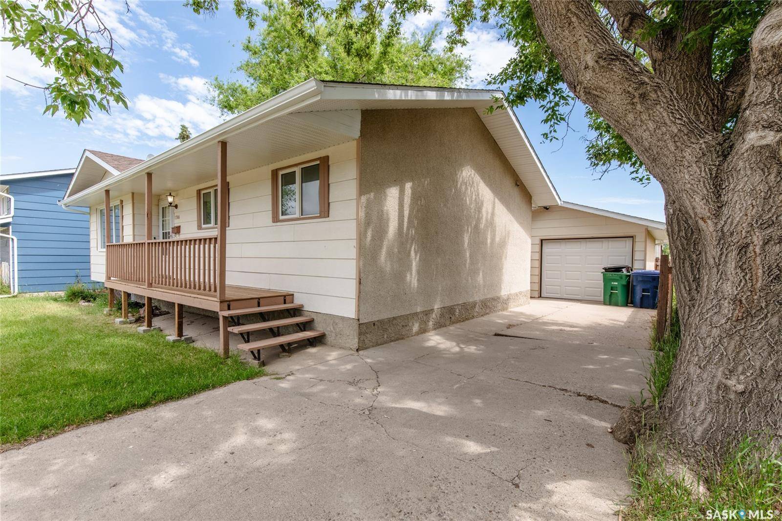 Moose Jaw, SK S6H 7C5,1386 Manitou CRESCENT