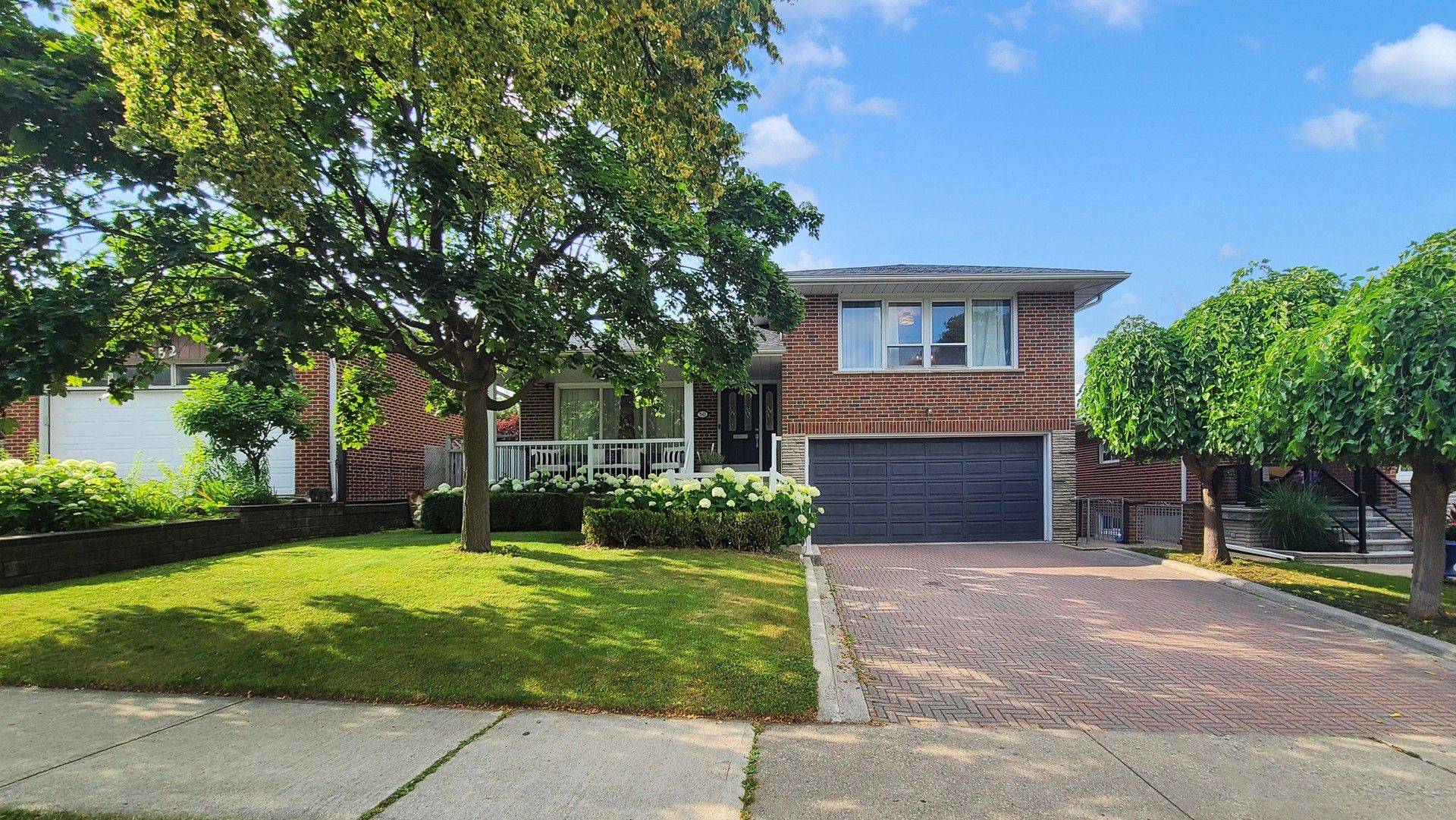 Toronto W08, ON M9A 4K1,50 Allanhurst DR