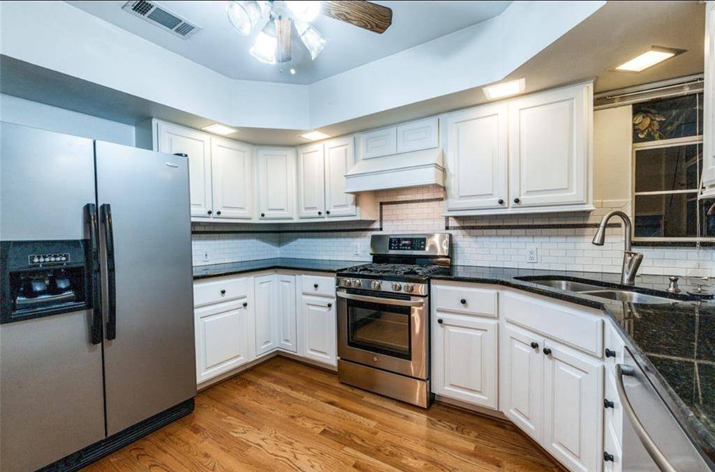 Dallas, TX 75208,827 N Hampton Road