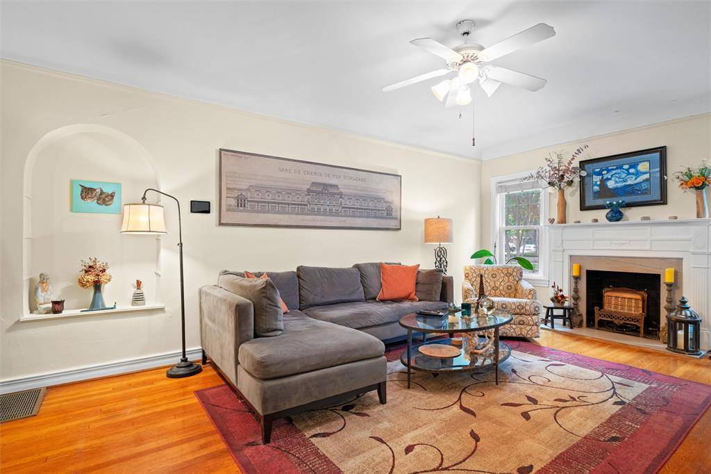 Dallas, TX 75219,4204- Prescott Avenue