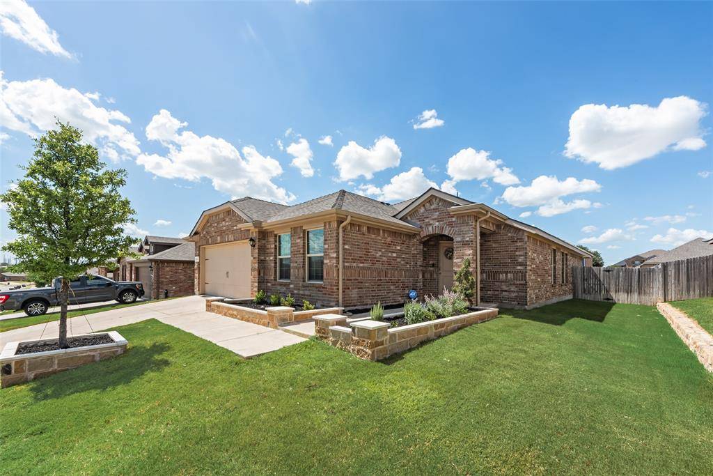 Fort Worth, TX 76131,424 Foxhunter Street