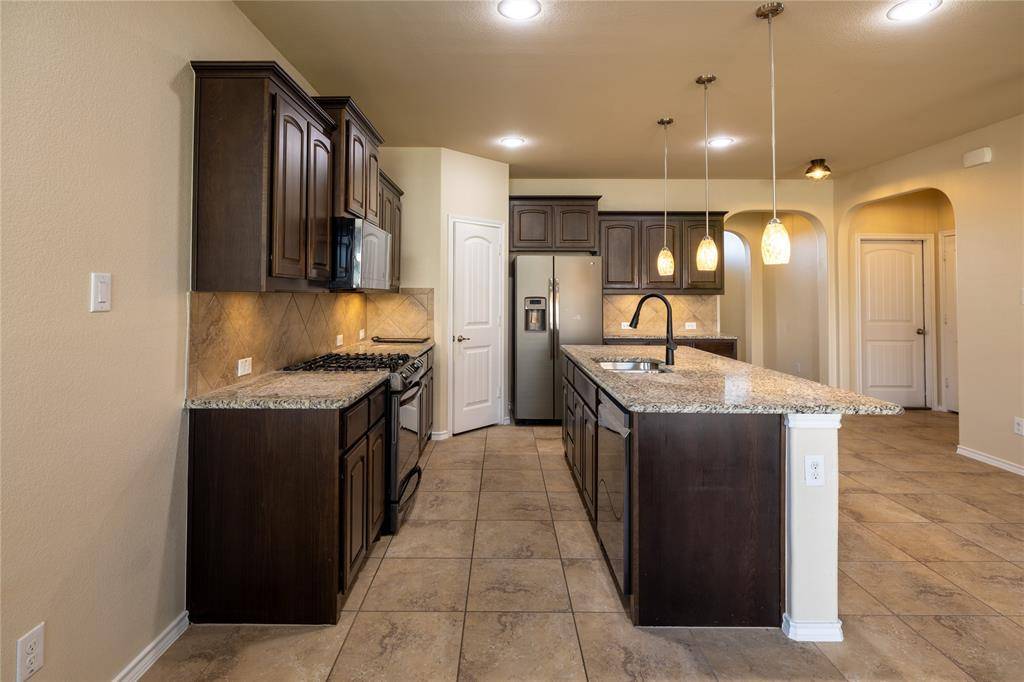 Fort Worth, TX 76177,2813 Saddle Creek Drive